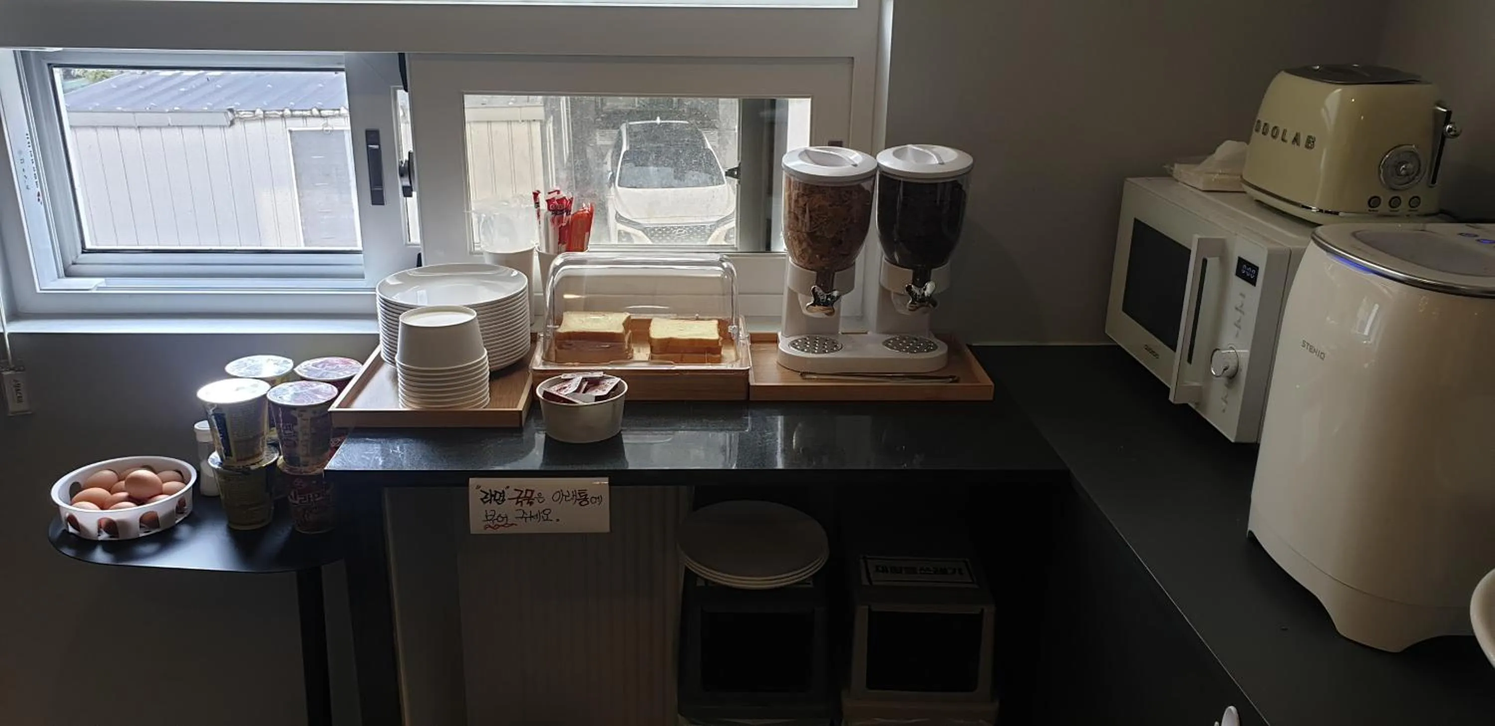 Food and drinks in JI Boutique Hotel