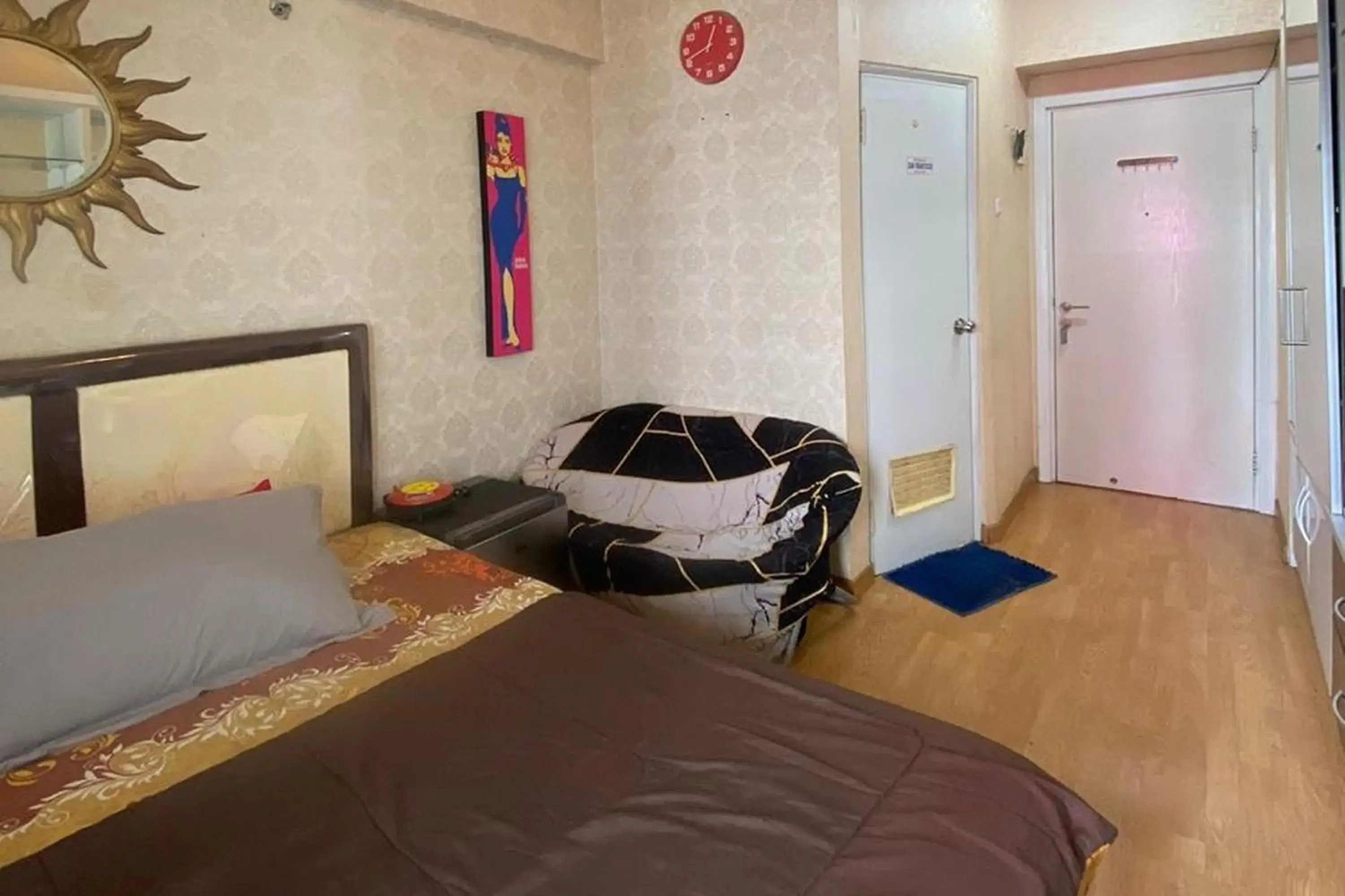 Bed in Green Pramuka by Uchi Property Bed in Green Pramuka by Uchi Property