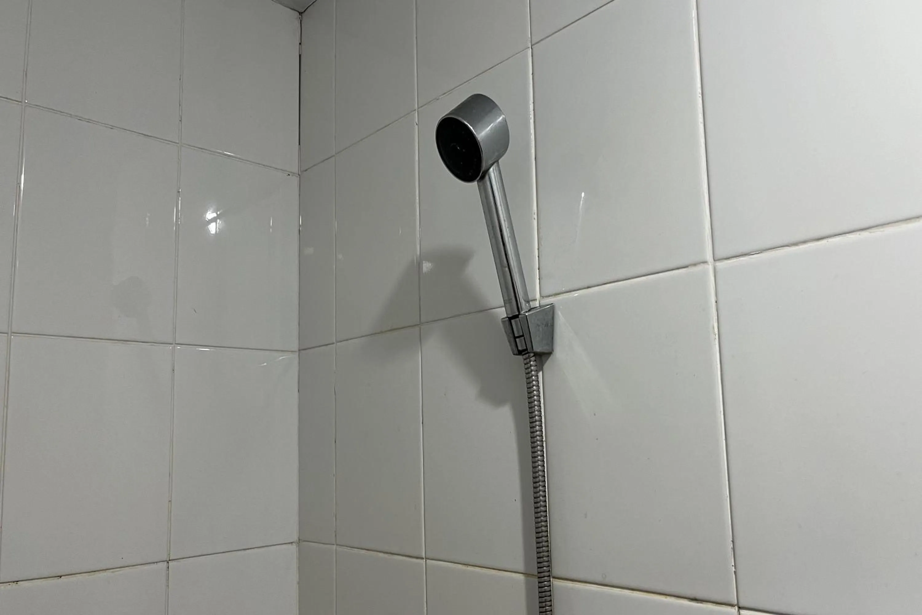 Bathroom in Green Pramuka by Uchi Property