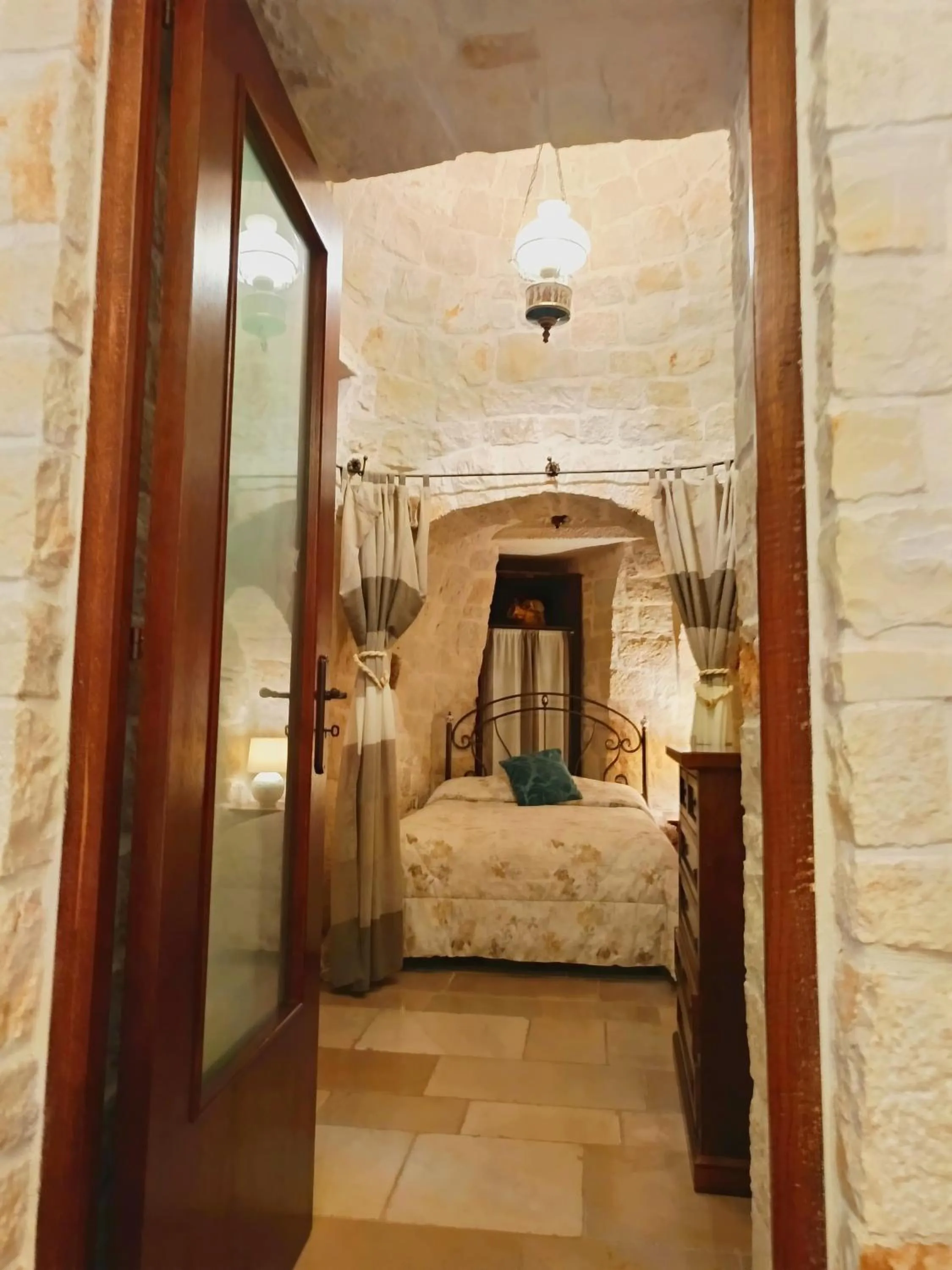 Photo of the whole room, Bed in La Rosa dei Trulli B&B