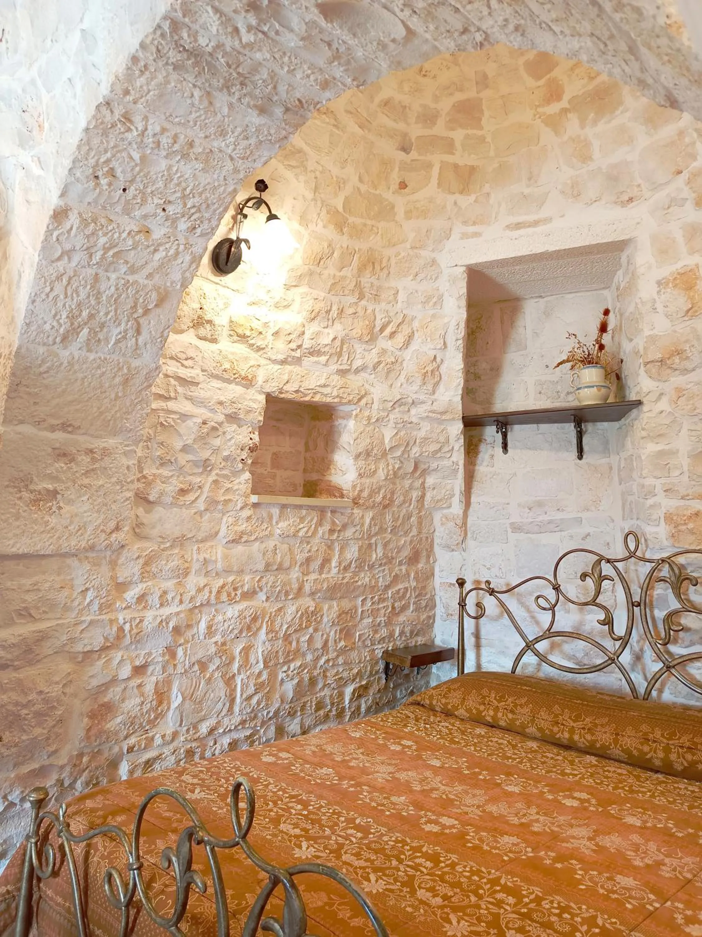 Bed in La Rosa dei Trulli B&B