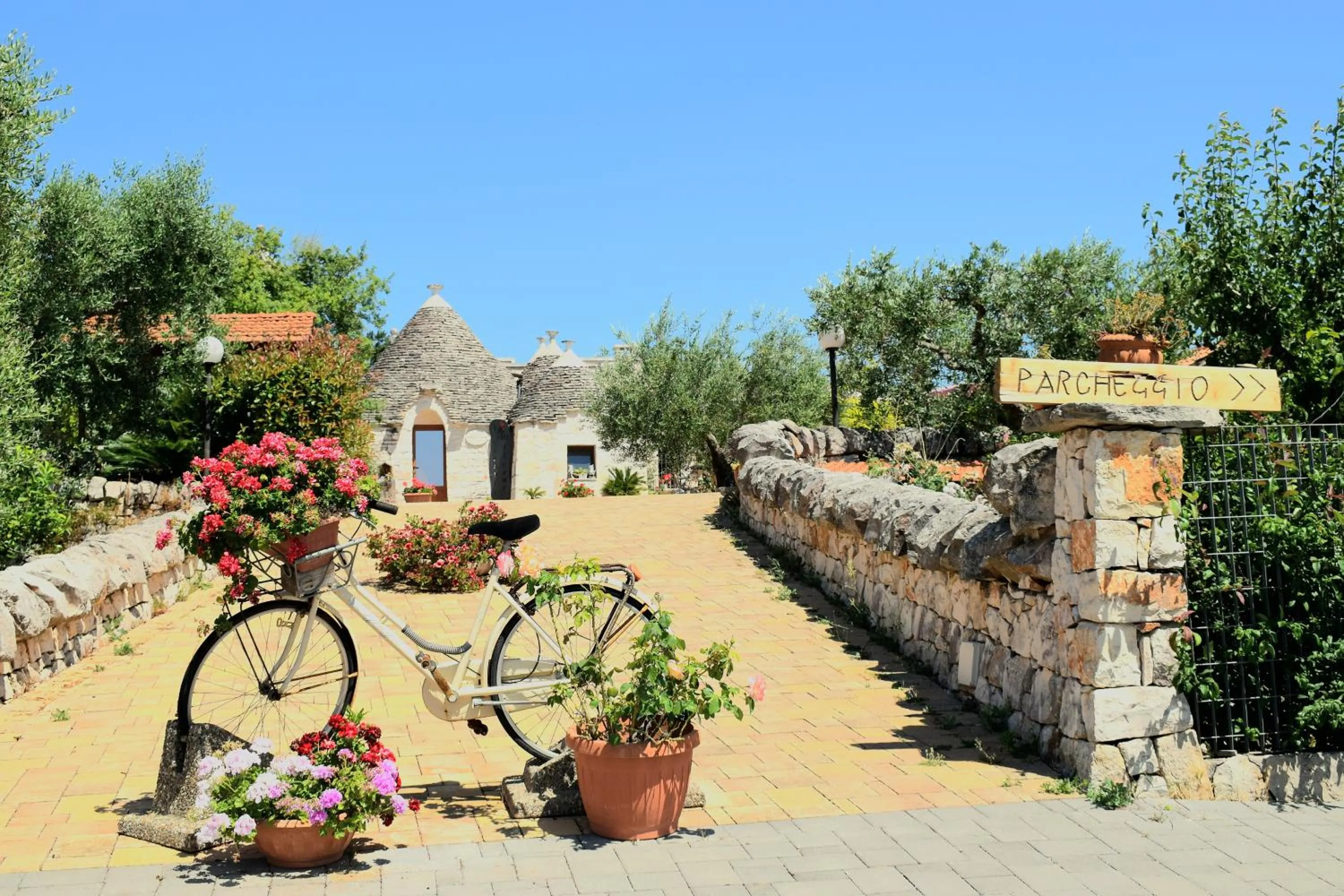 Property building in La Rosa dei Trulli B&B