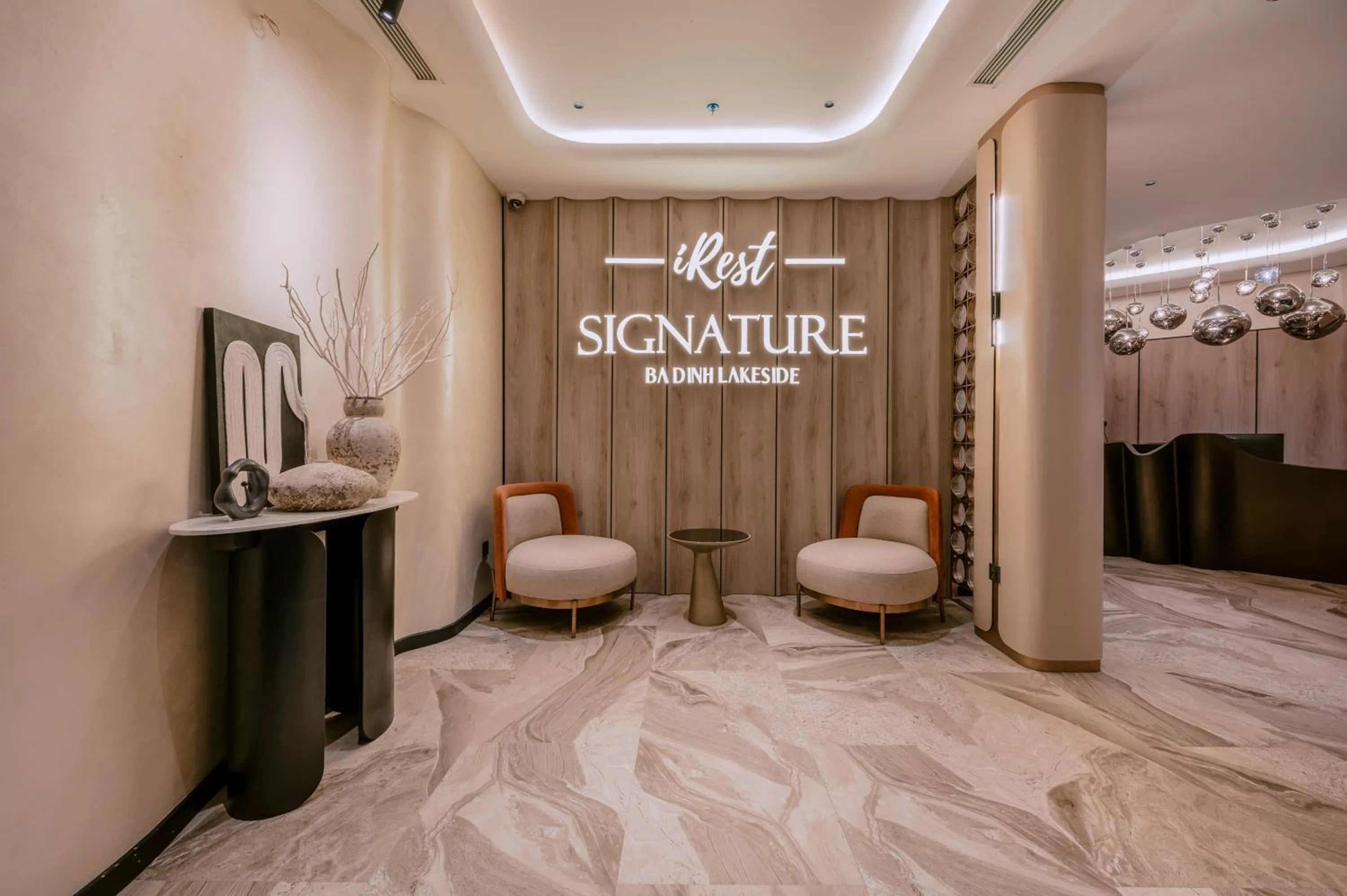 iRest Signature Ba Dinh Lakeside