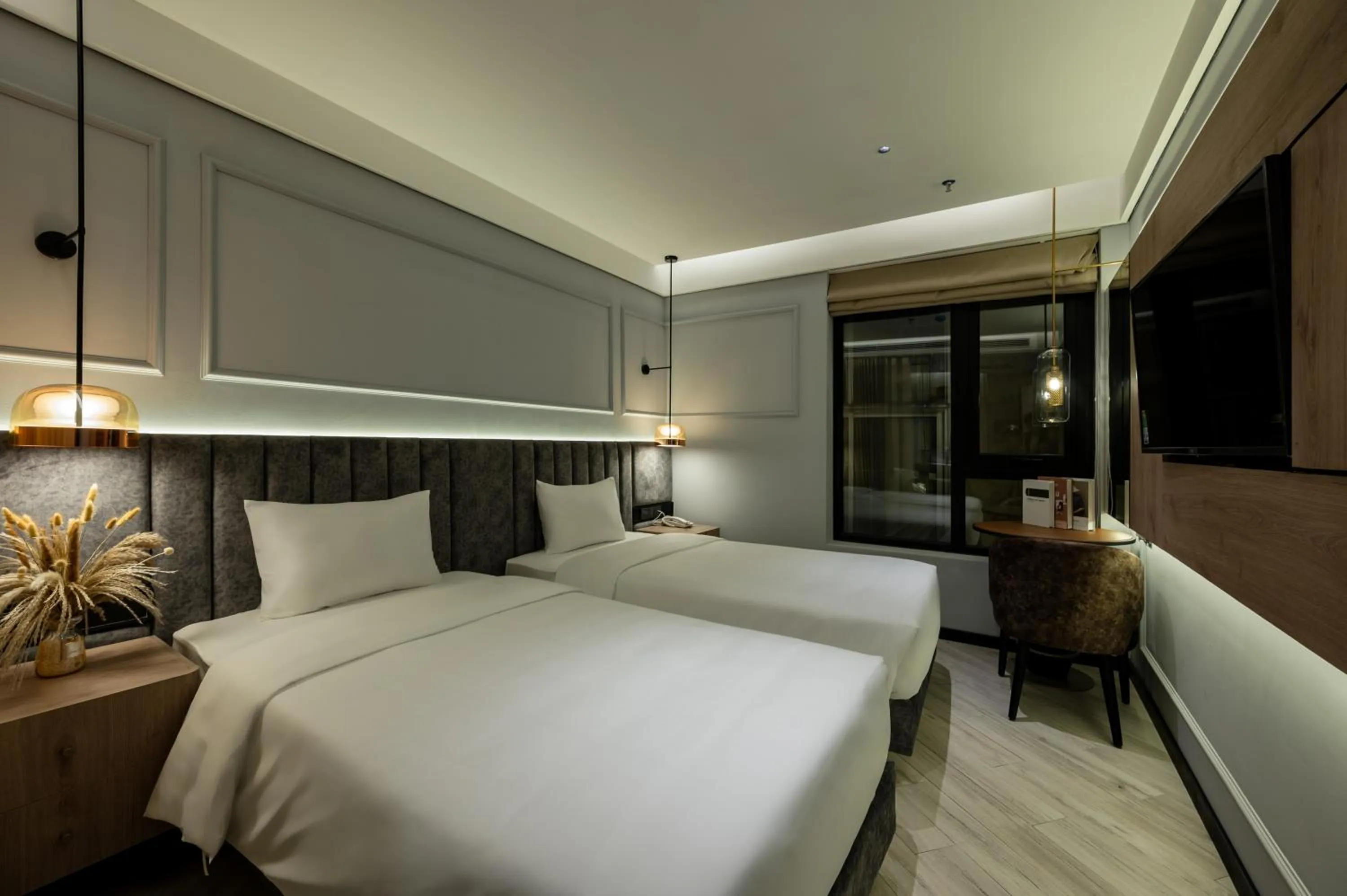 TV and multimedia, Bed in iRest Signature Ba Dinh Lakeside
