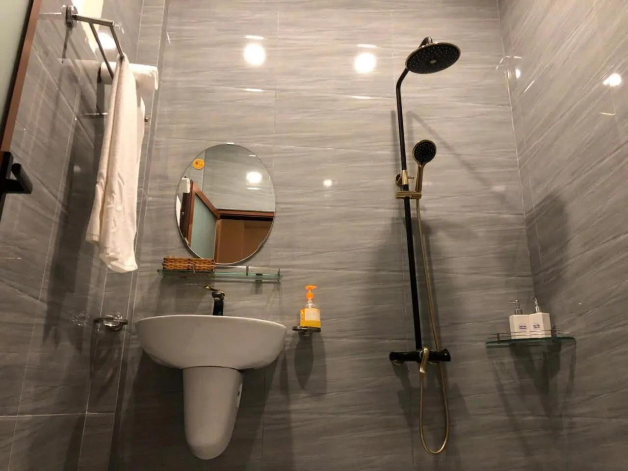 Bathroom in Mylan Hotel Đà Lạt by HOFs