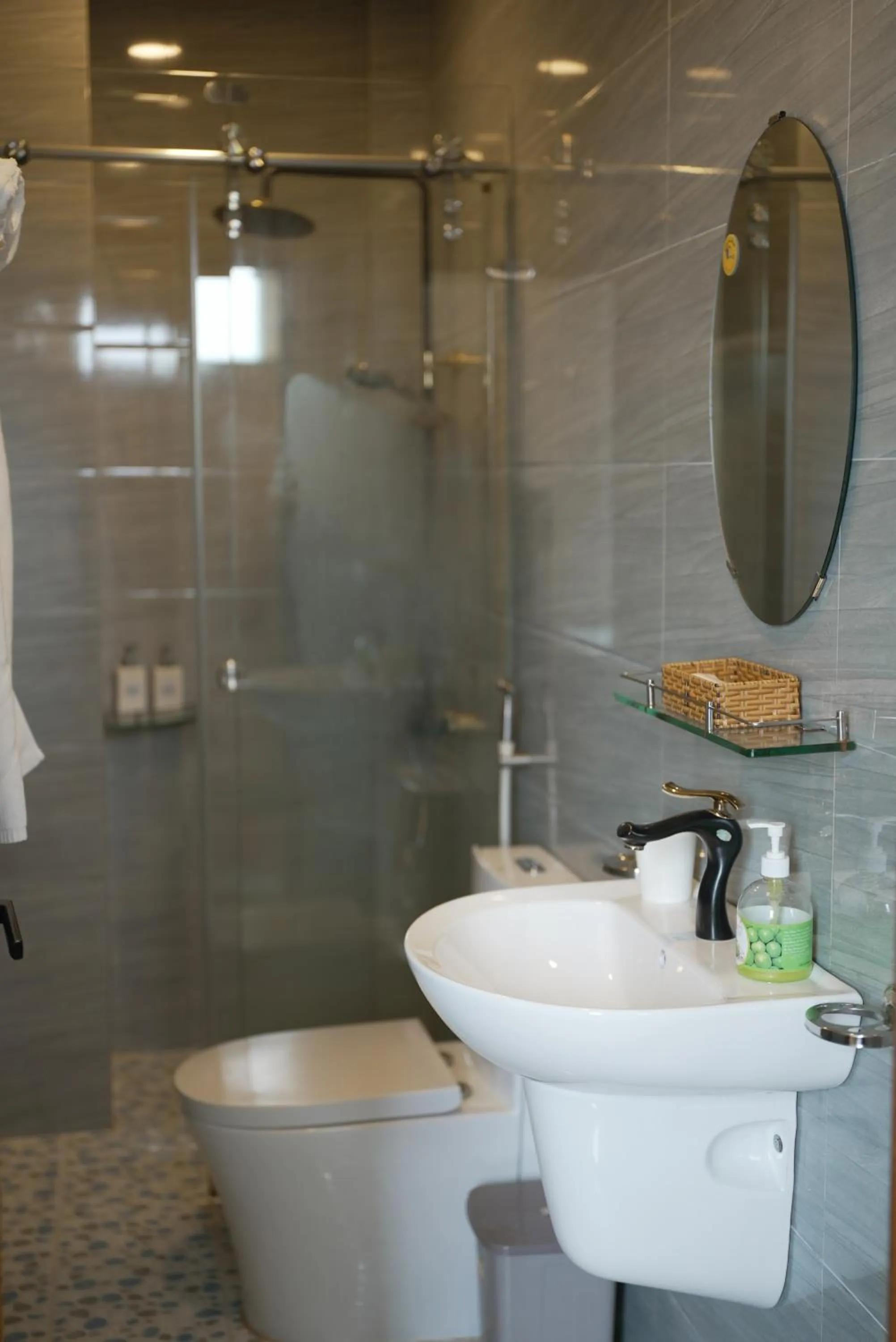 Bathroom in Mylan Hotel Đà Lạt by HOFs