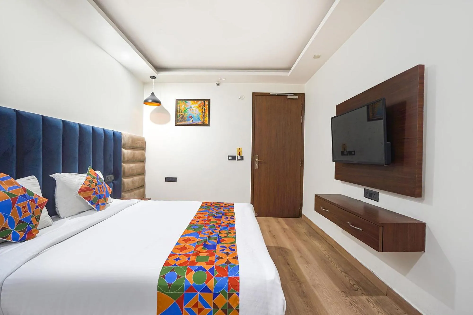 Bed in FabHotel Golden Eye Inn - Nehru Place Market