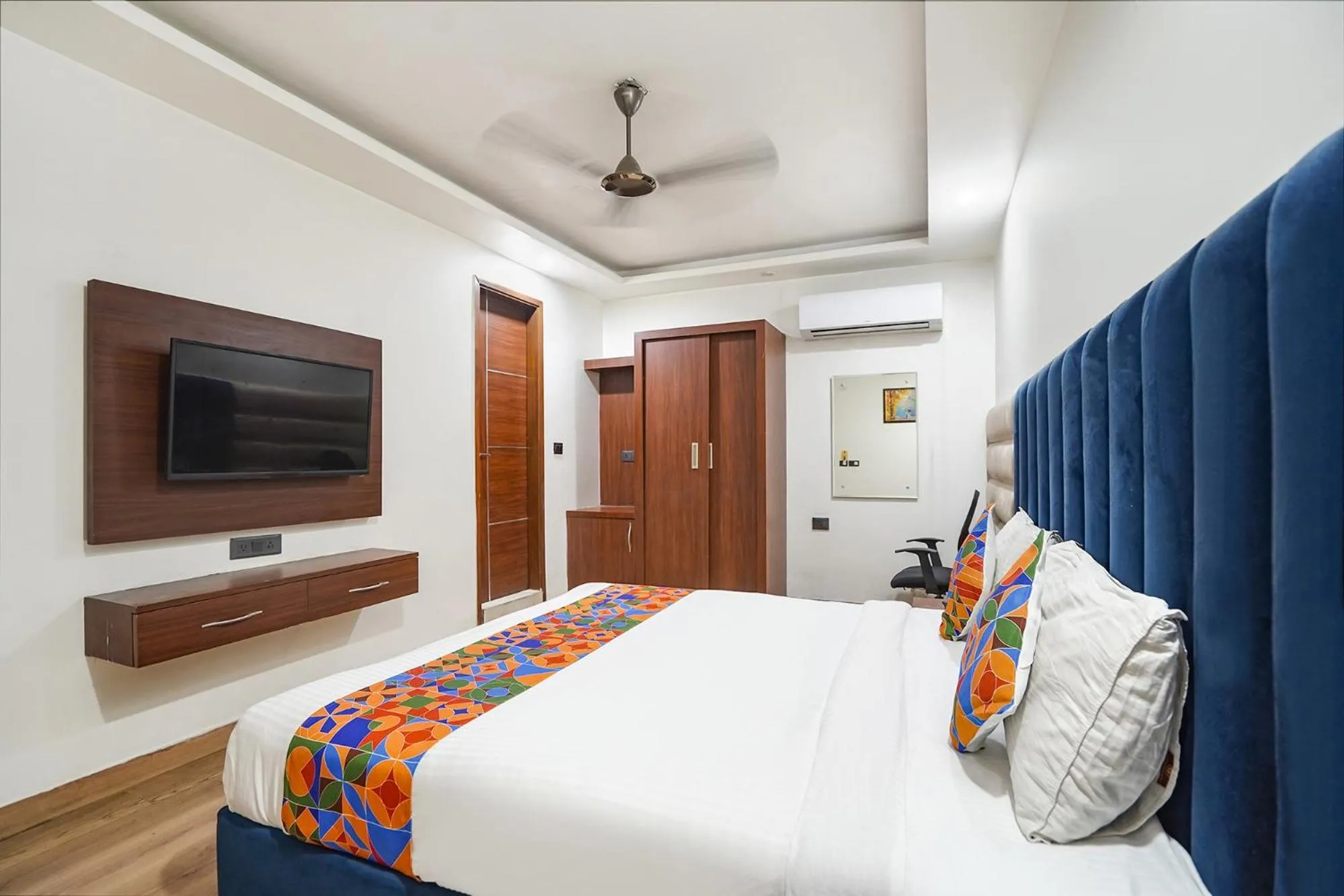 Bed in FabHotel Golden Eye Inn - Nehru Place Market
