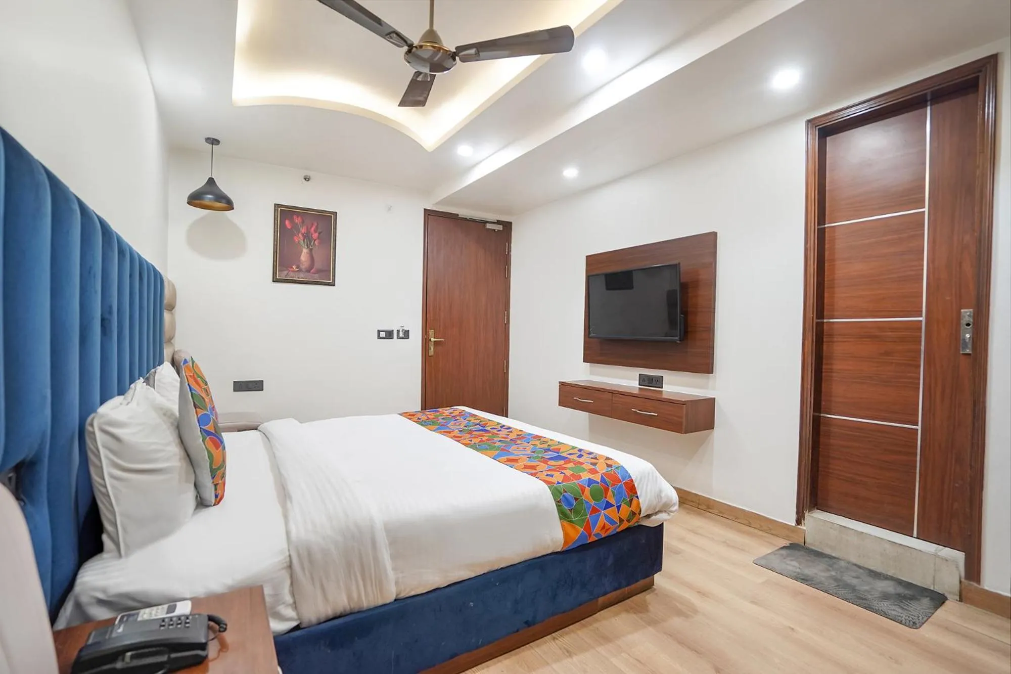 Bed in FabHotel Golden Eye Inn - Nehru Place Market
