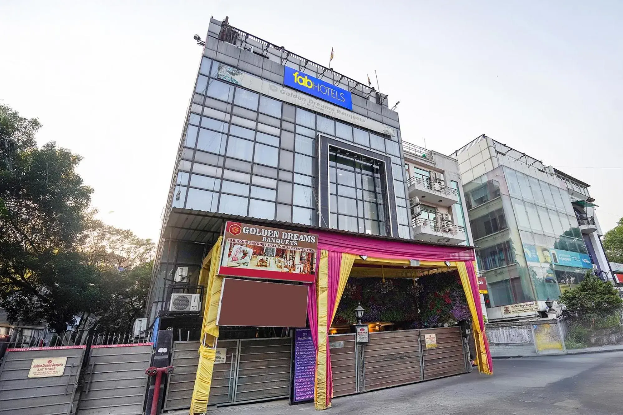 FabHotel Golden Eye Inn - Nehru Place Market FabHotel Golden Eye Inn - Nehru Place Market