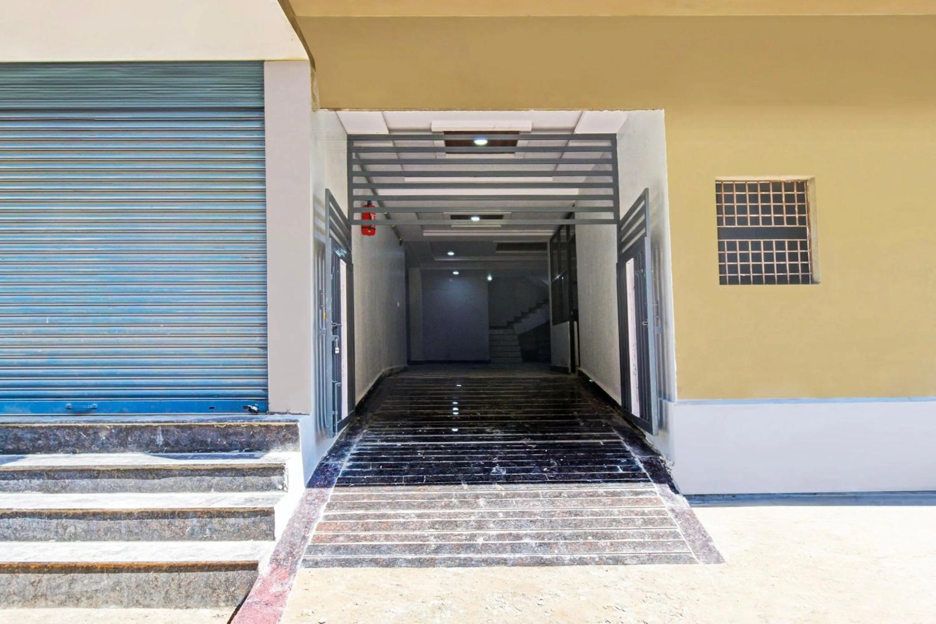 Facade/entrance in Hotel O RBS Square Inn Uppal