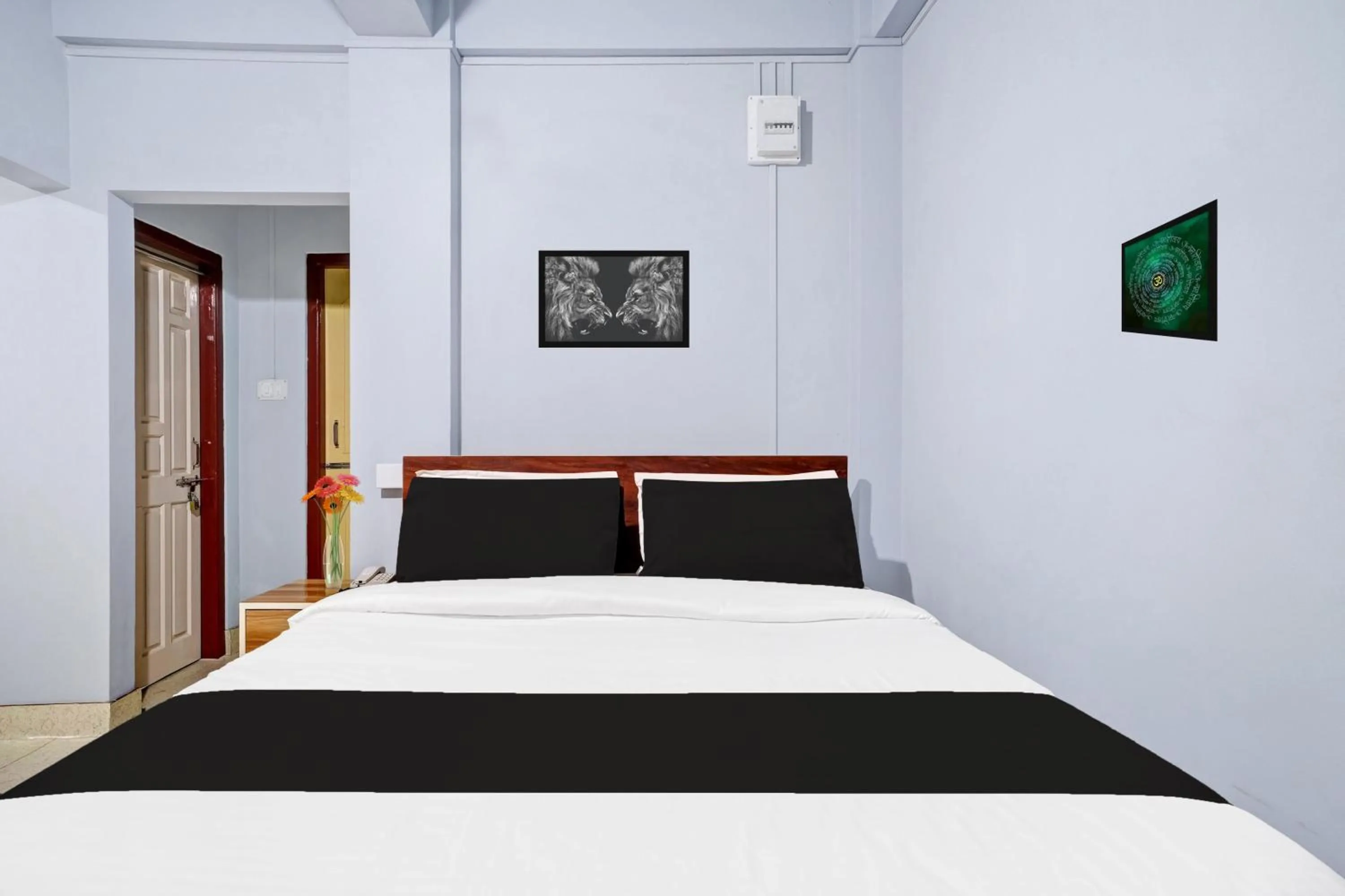 Bedroom, Bed in Super Hotel O Lapalang Shillong