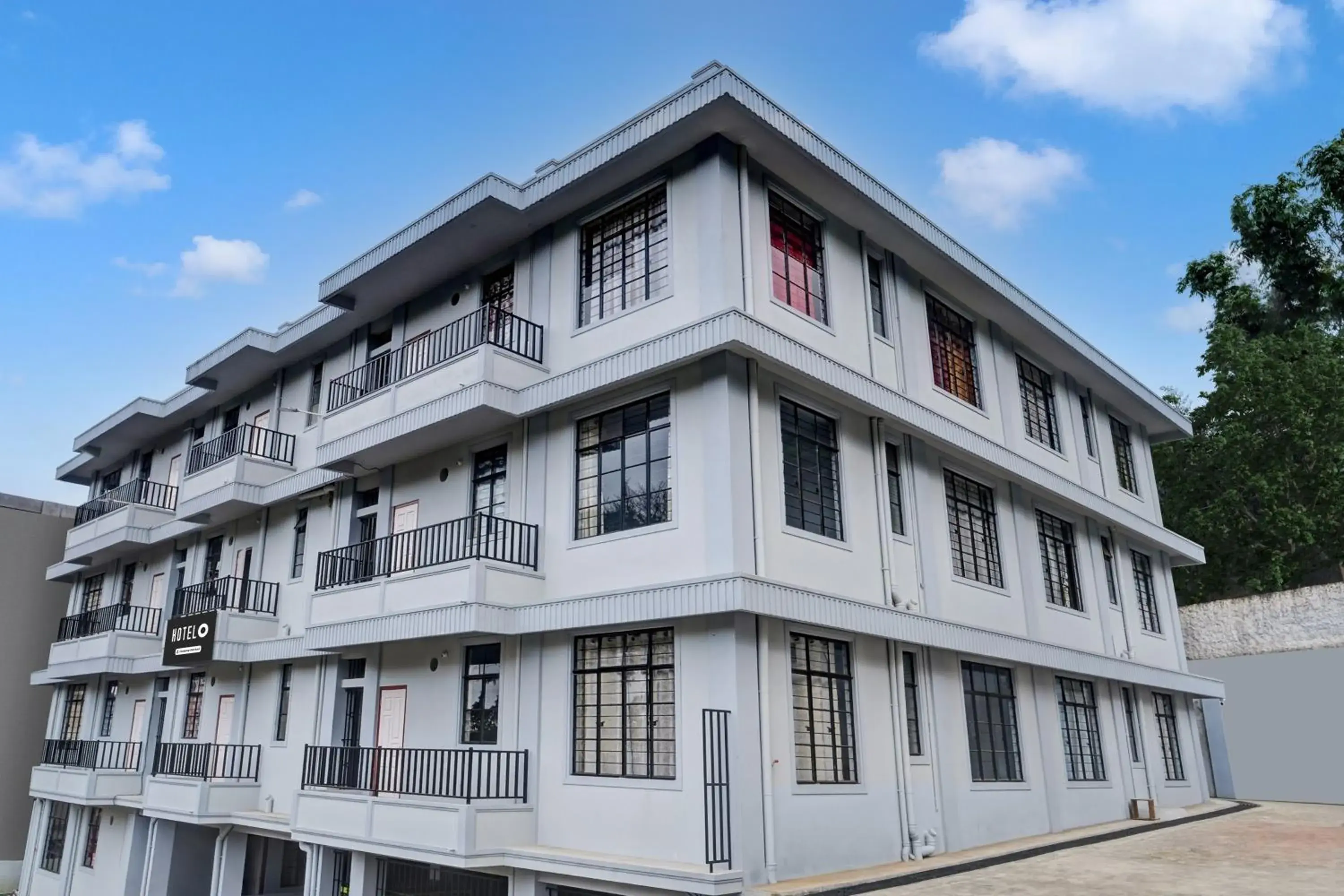 Facade/entrance in Super Hotel O Lapalang Shillong Facade/entrance in Super Hotel O Lapalang Shillong