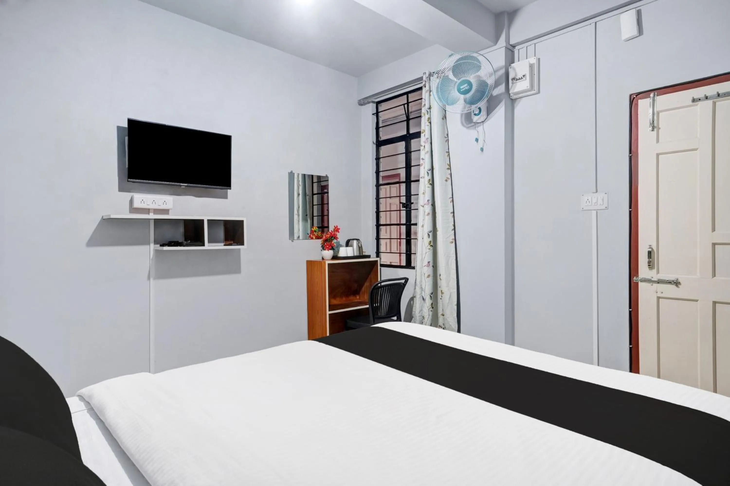 Bedroom, Bed in Super Hotel O Lapalang Shillong