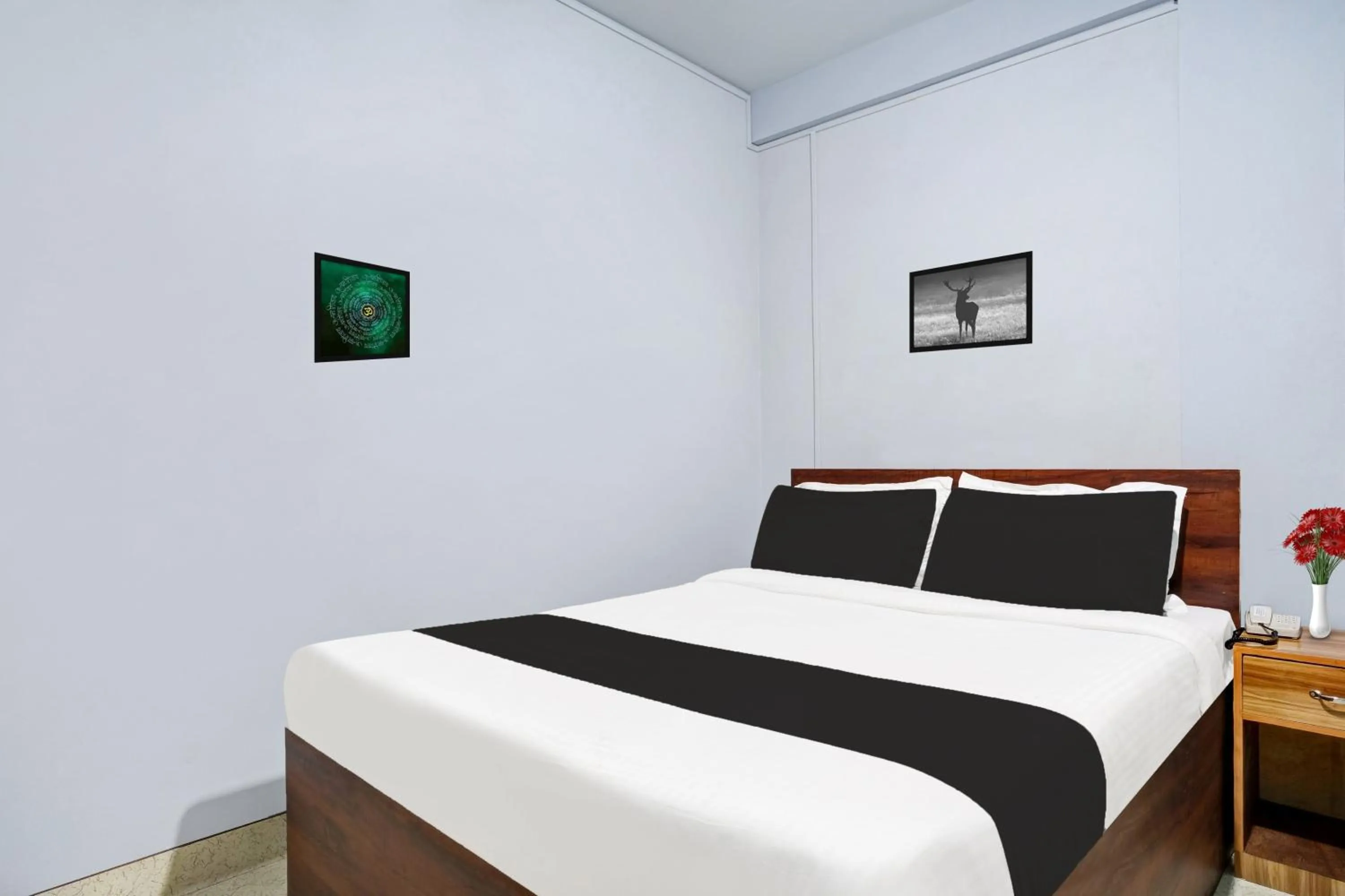 Bedroom, Bed in Super Hotel O Lapalang Shillong