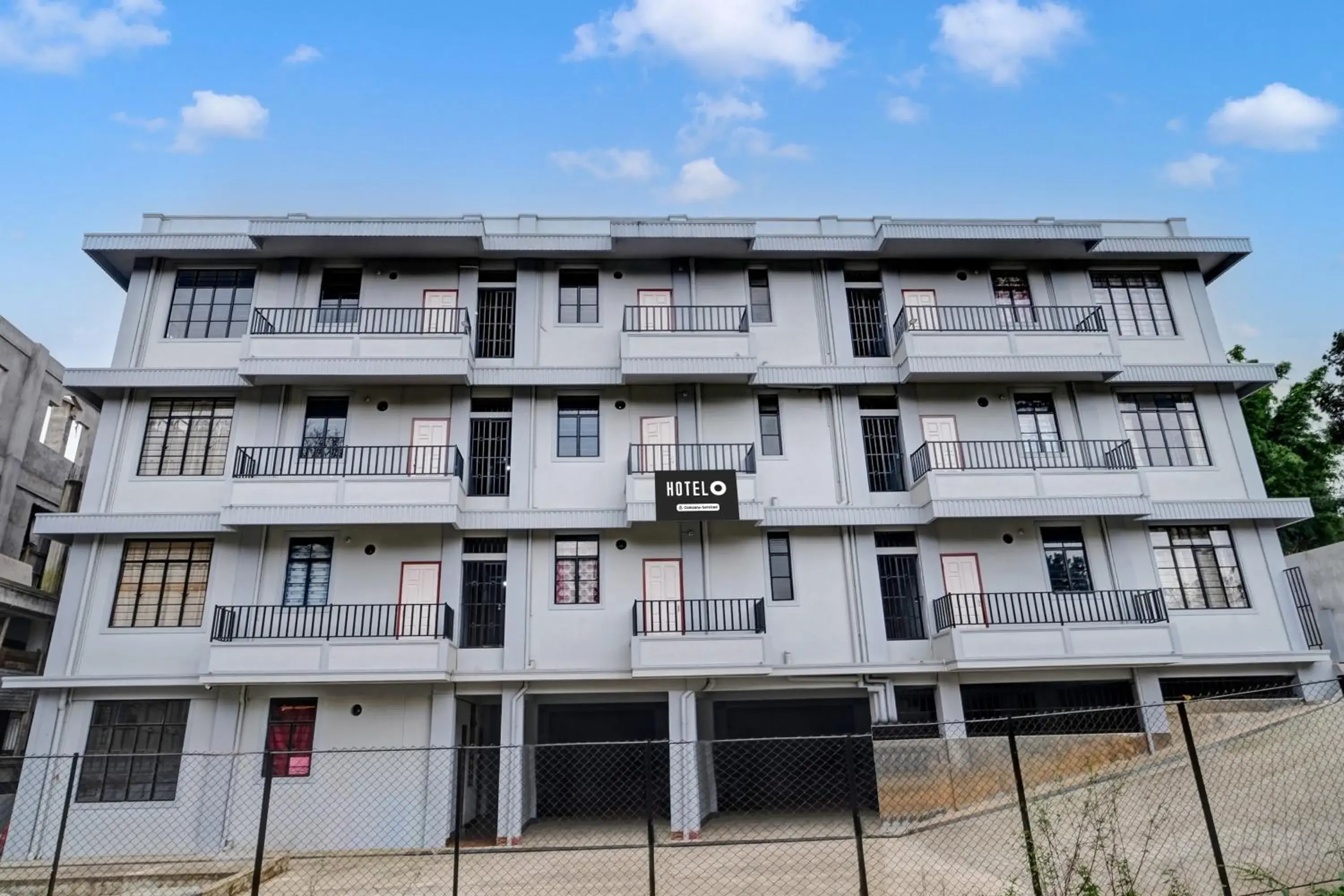 Facade/entrance in Super Hotel O Lapalang Shillong Facade/entrance in Super Hotel O Lapalang Shillong