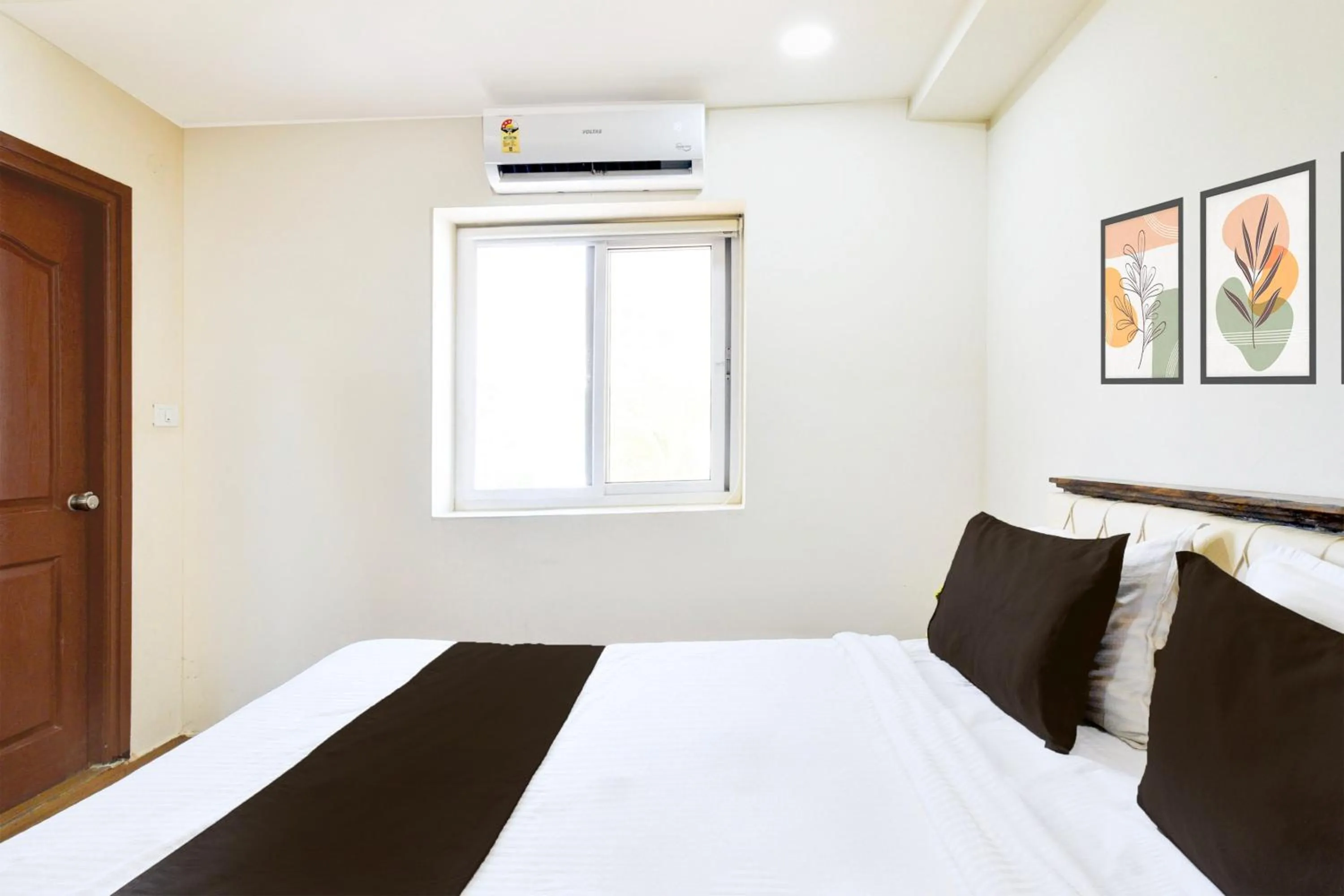 Super Townhouse Gachibowli Near Gopichand Academy