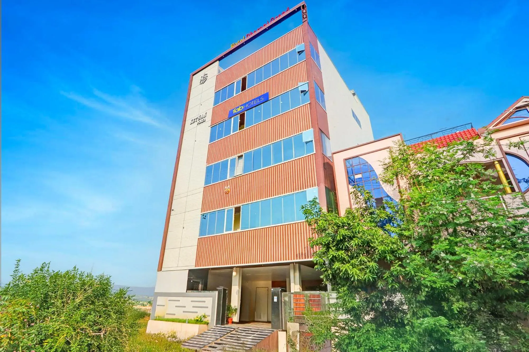 FabHotel Dharani Grand - Nr Mamata Medical College