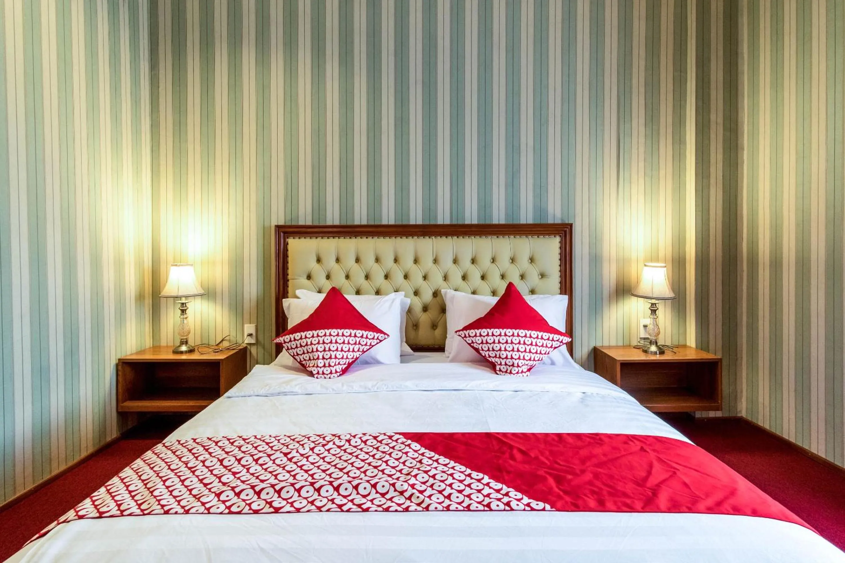 Bedroom, Bed in Capital O 293 Mutiara Hijau Suites Syariah