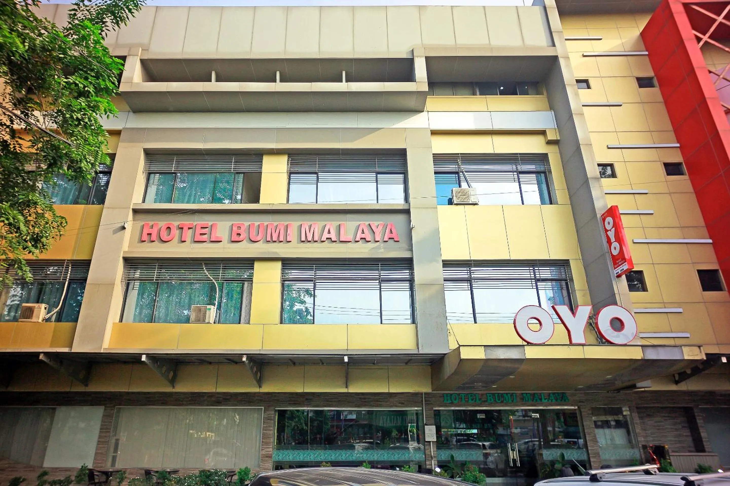 Facade/entrance in Hotel O Bumi Malaya