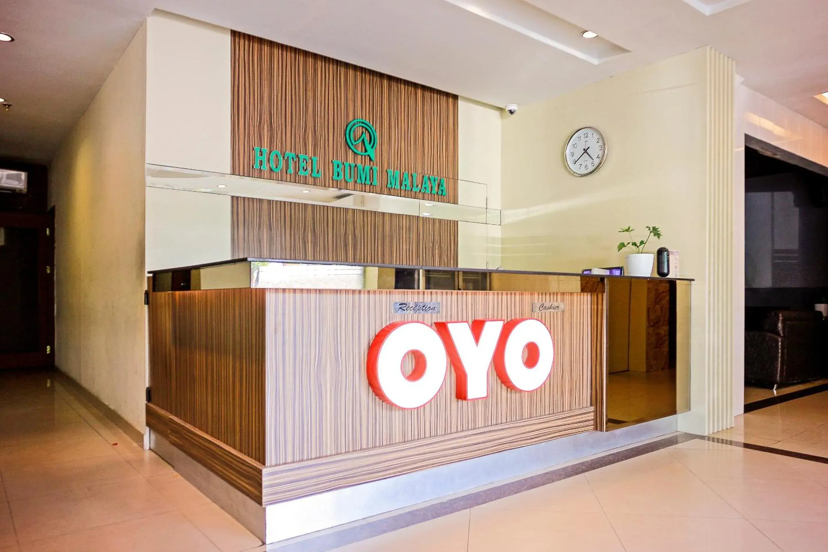 Lobby or reception in Hotel O Bumi Malaya Lobby or reception in Hotel O Bumi Malaya