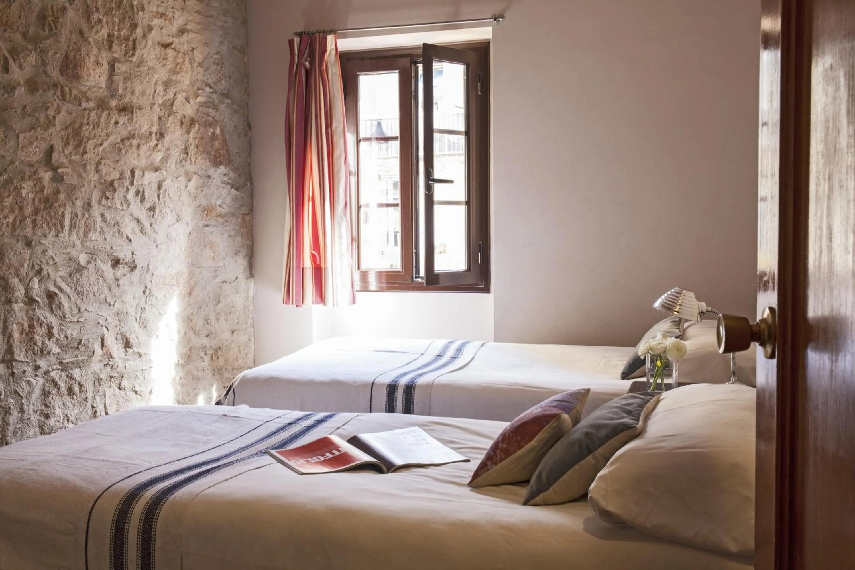 Bedroom, Bed in AinB Las Ramblas-Guardia Apartments