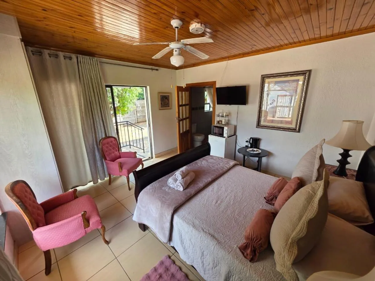 Photo of the whole room, Bed in Aloe Tree Guest House