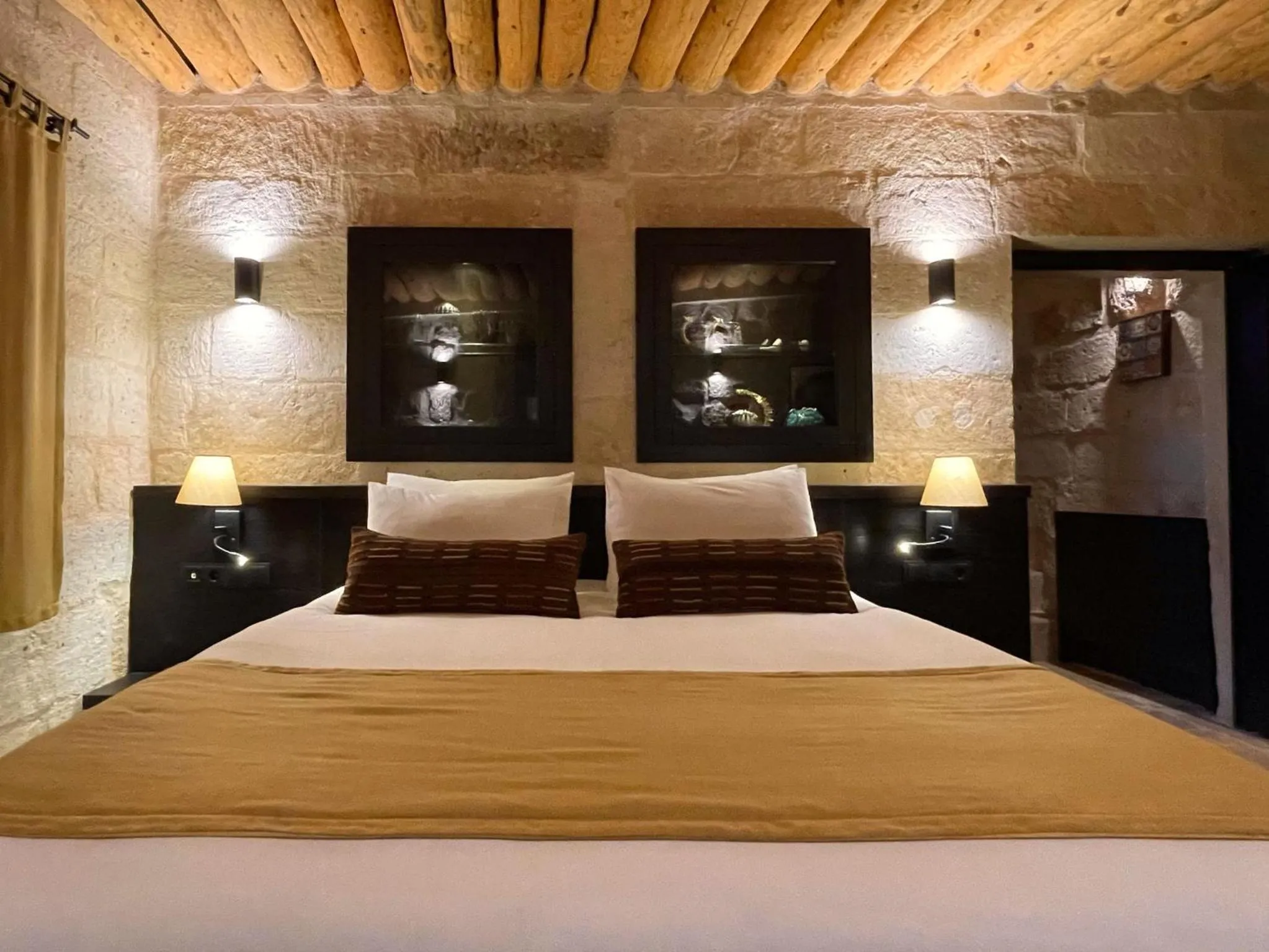 Photo of the whole room, Bed in Casa Cappadocia