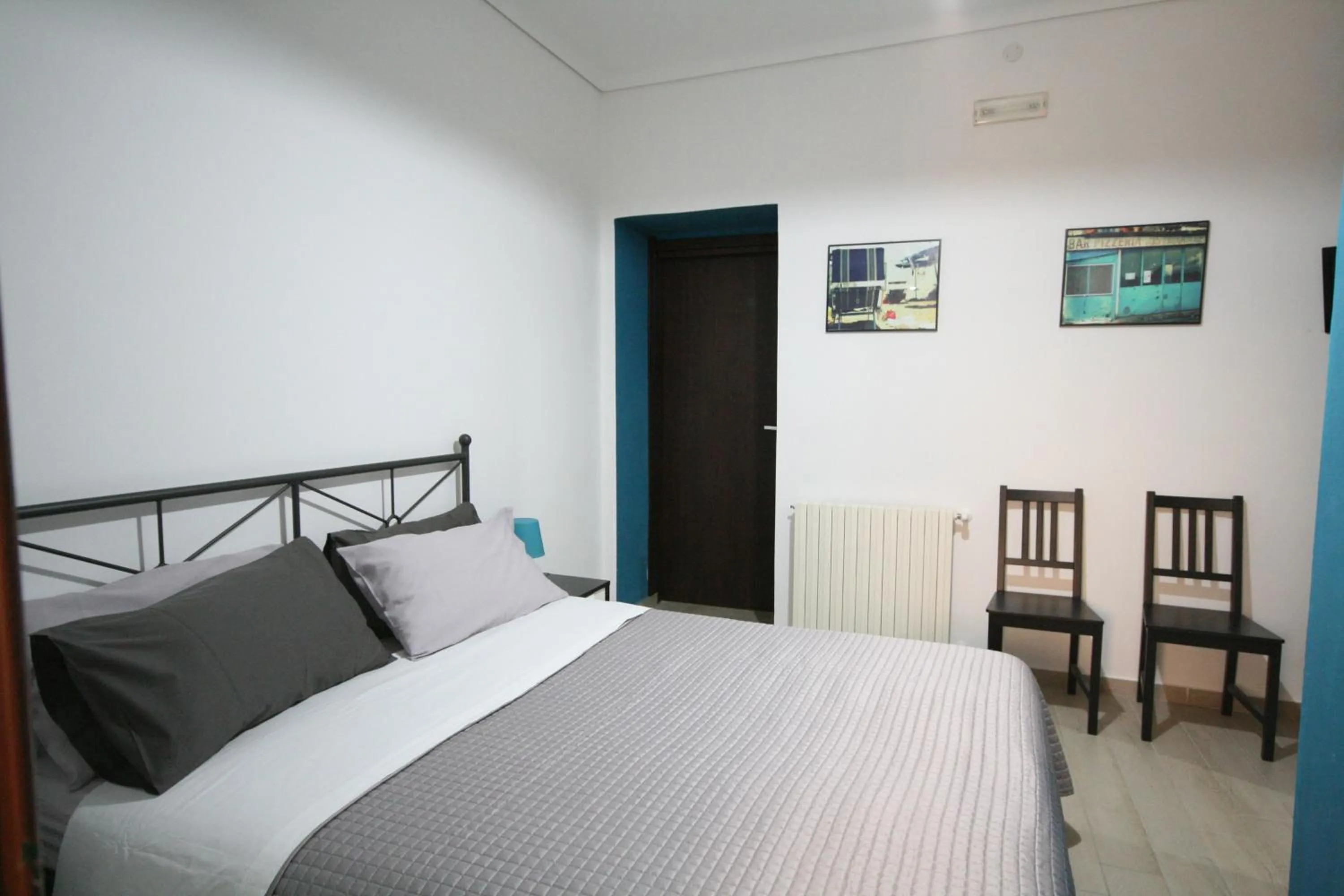 Photo of the whole room, Bed in B&B Santiago