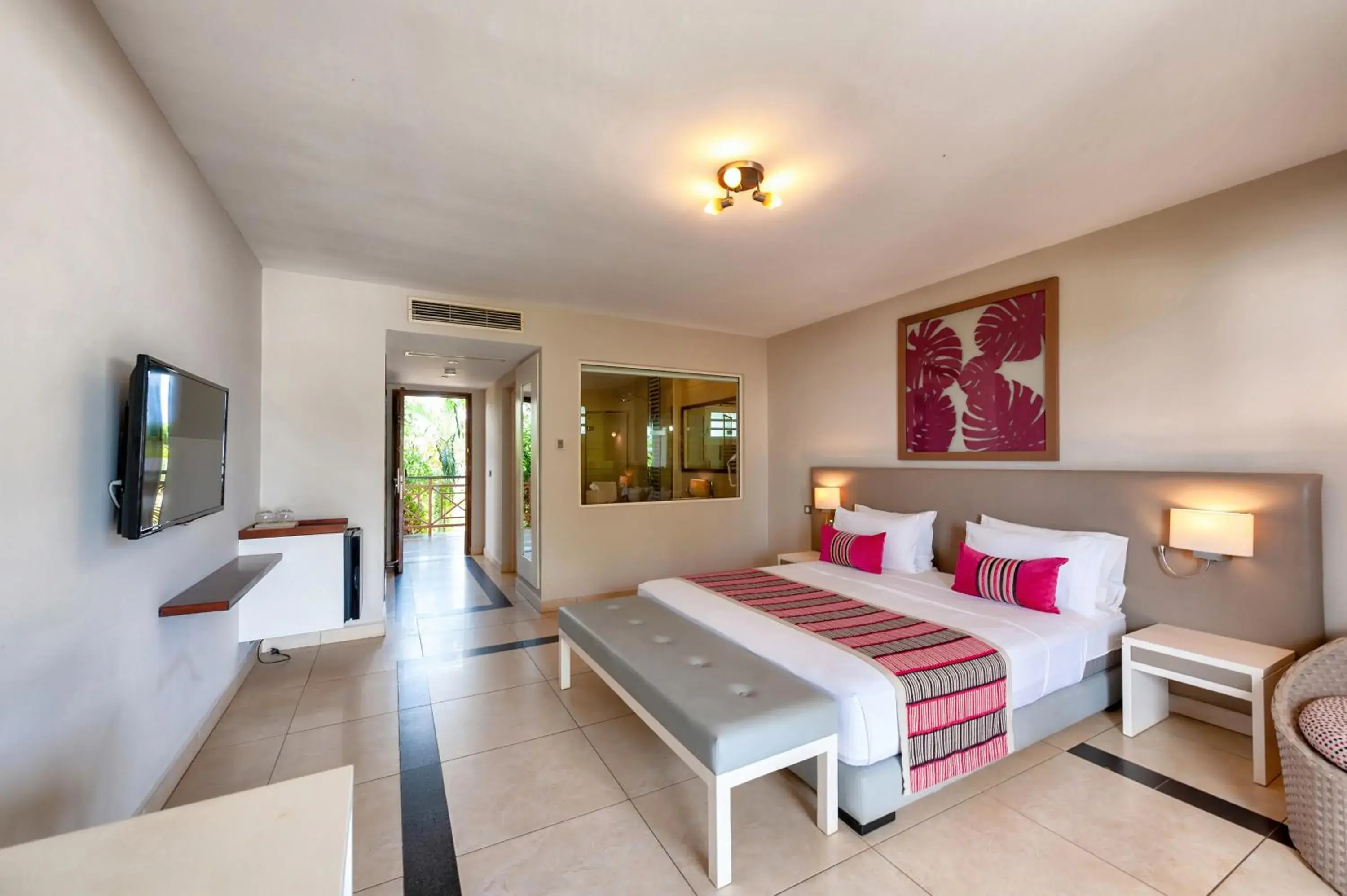 Superior Double Room in Palm Beach Resort & Spa Superior Double Room in Palm Beach Resort & Spa