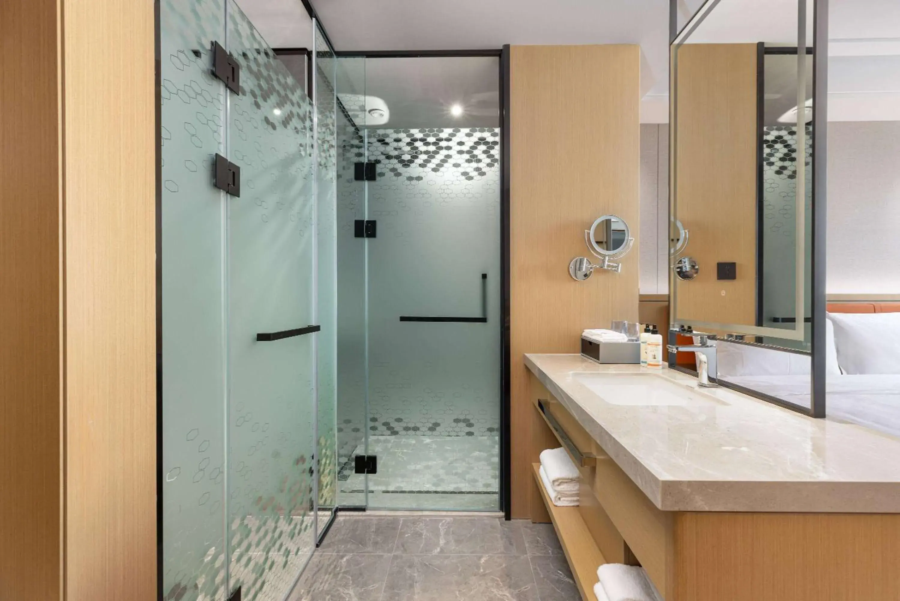 Executive King Room in Ramada Plaza by Wyndham Ezhou Binjiang Executive King Room in Ramada Plaza by Wyndham Ezhou Binjiang