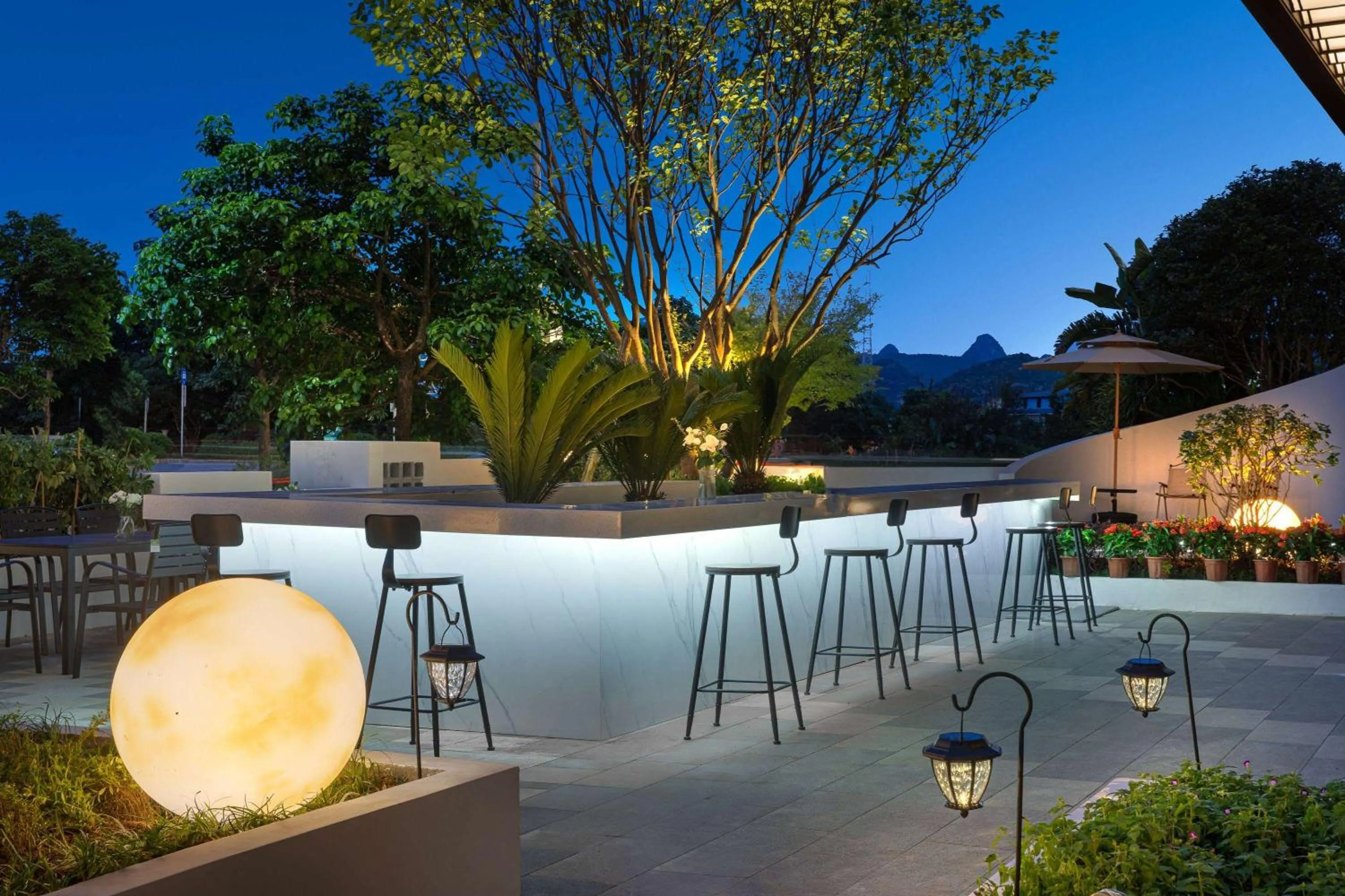 Inner courtyard view in Wingate by Wyndham Guilin Lingui