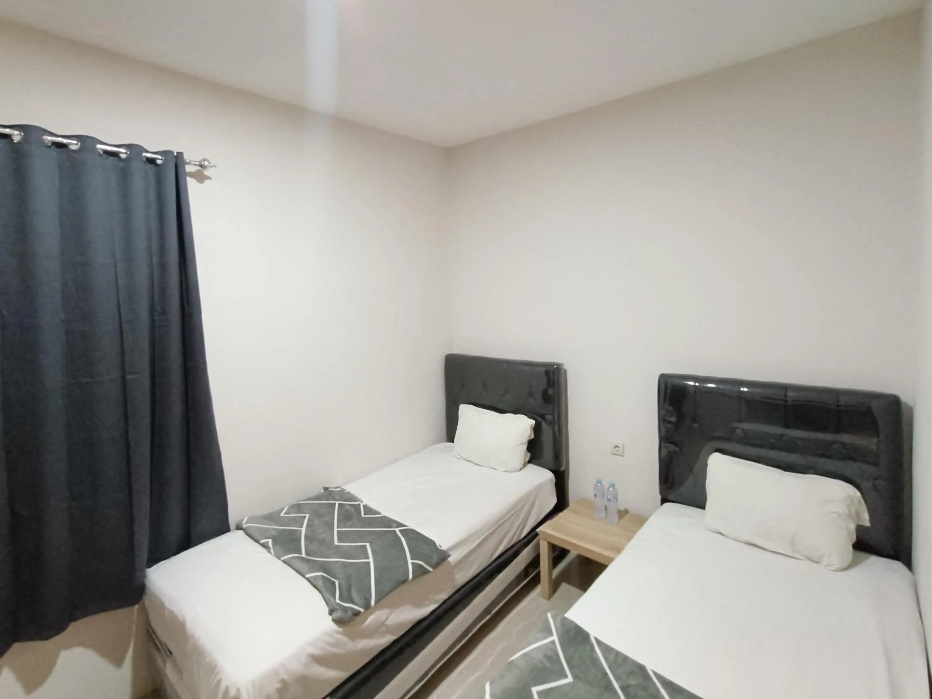 Bedroom, Bed in Happy Family Homestay Jember Mitra RedDoorz