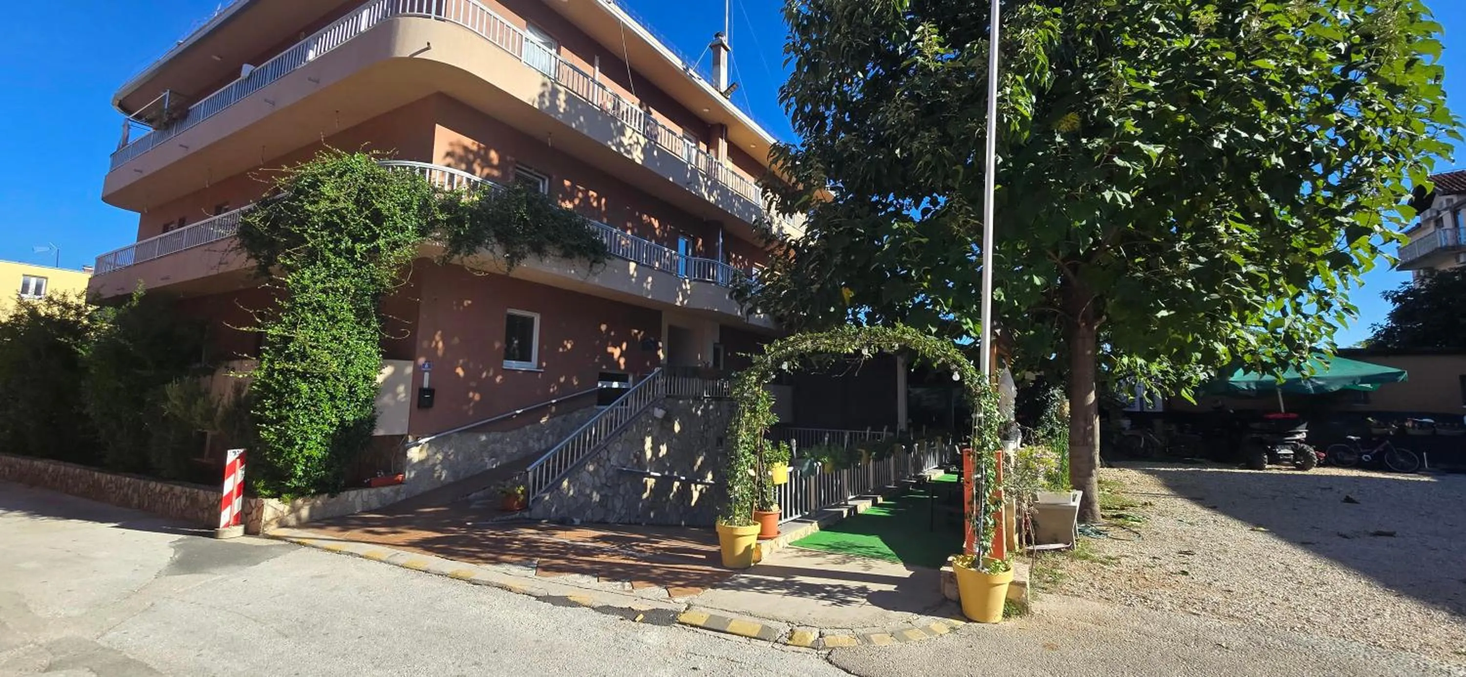 Hotel Sebastian