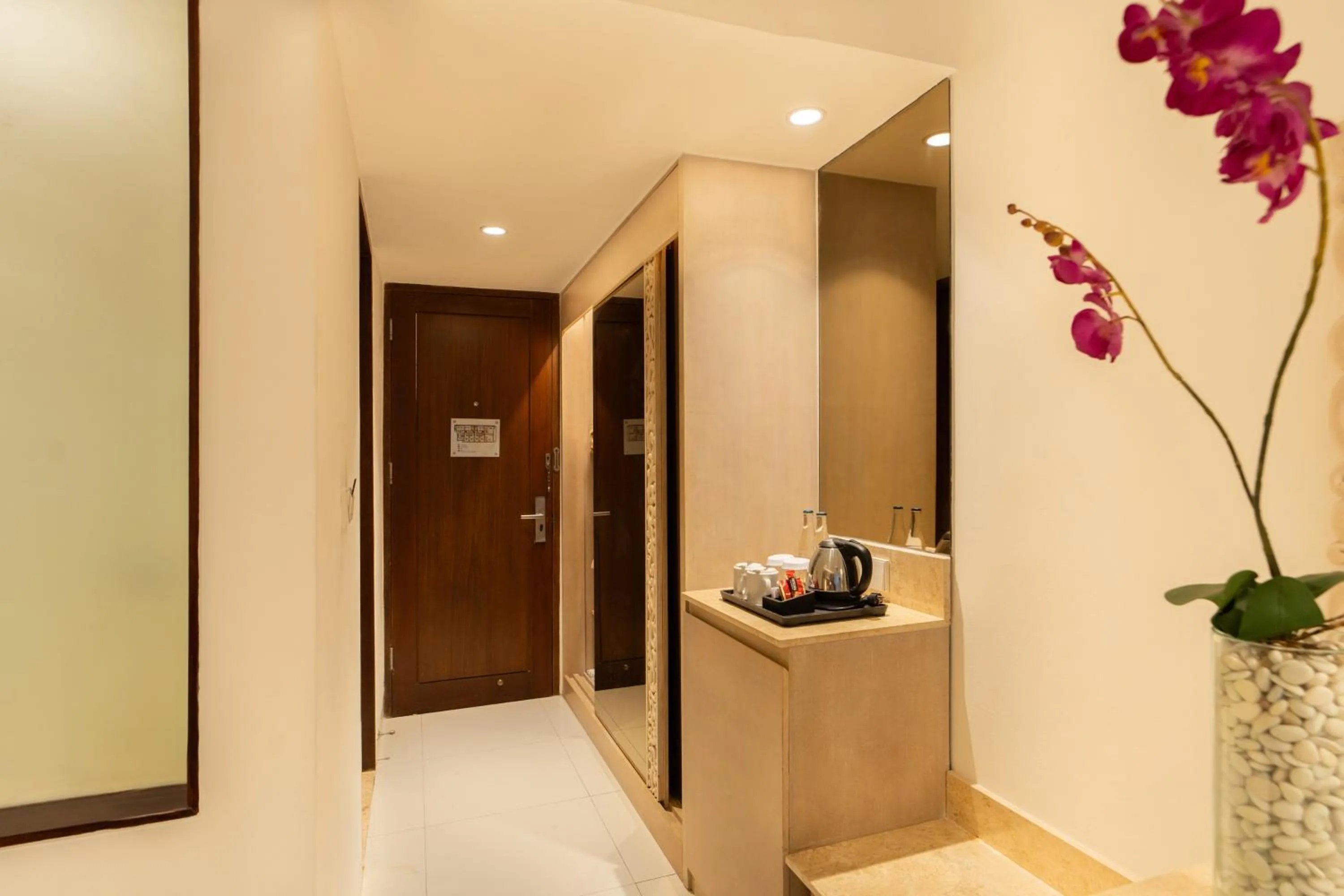 Coffee/tea facilities in Kuta Angel Hotel