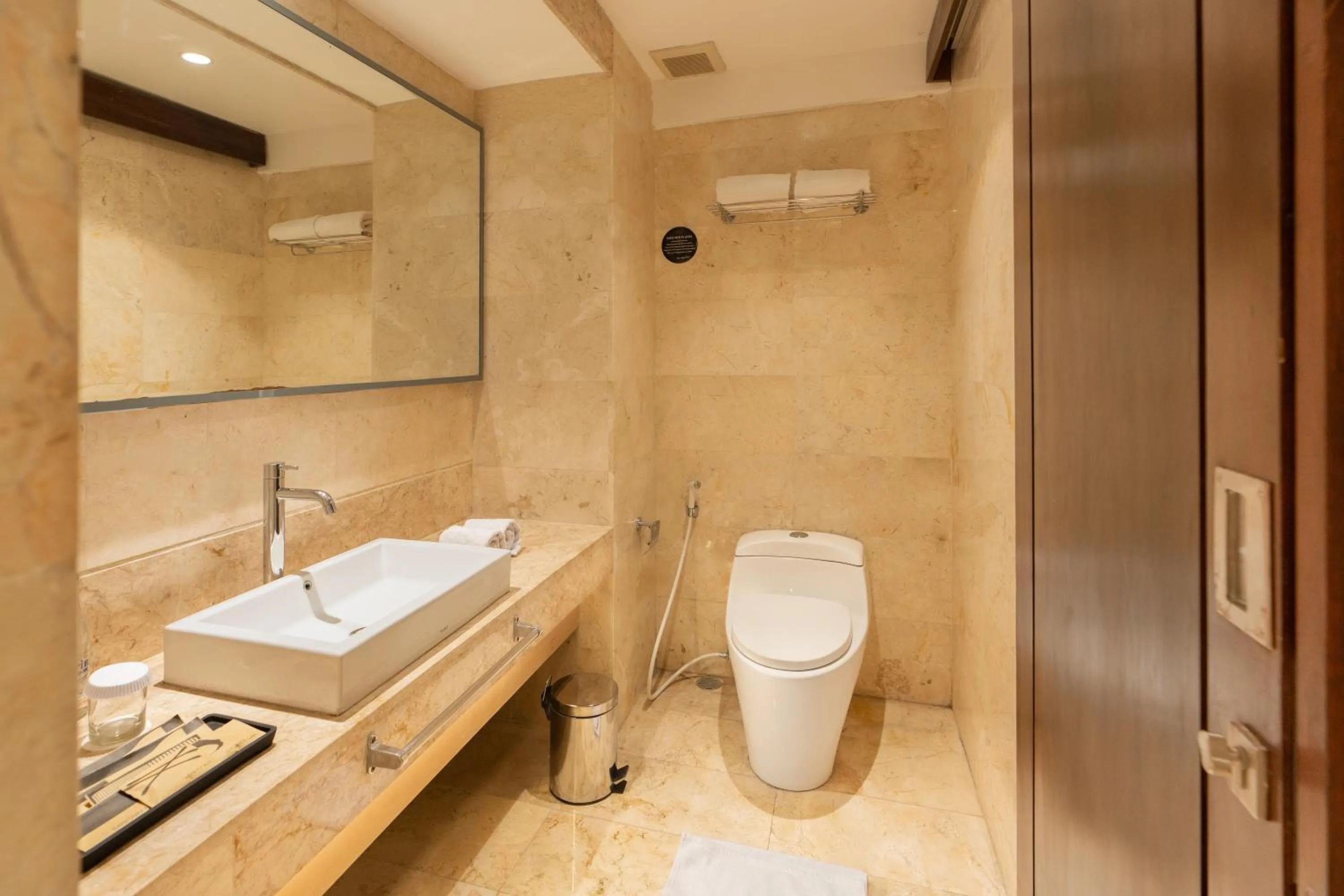 Toilet in Kuta Angel Hotel