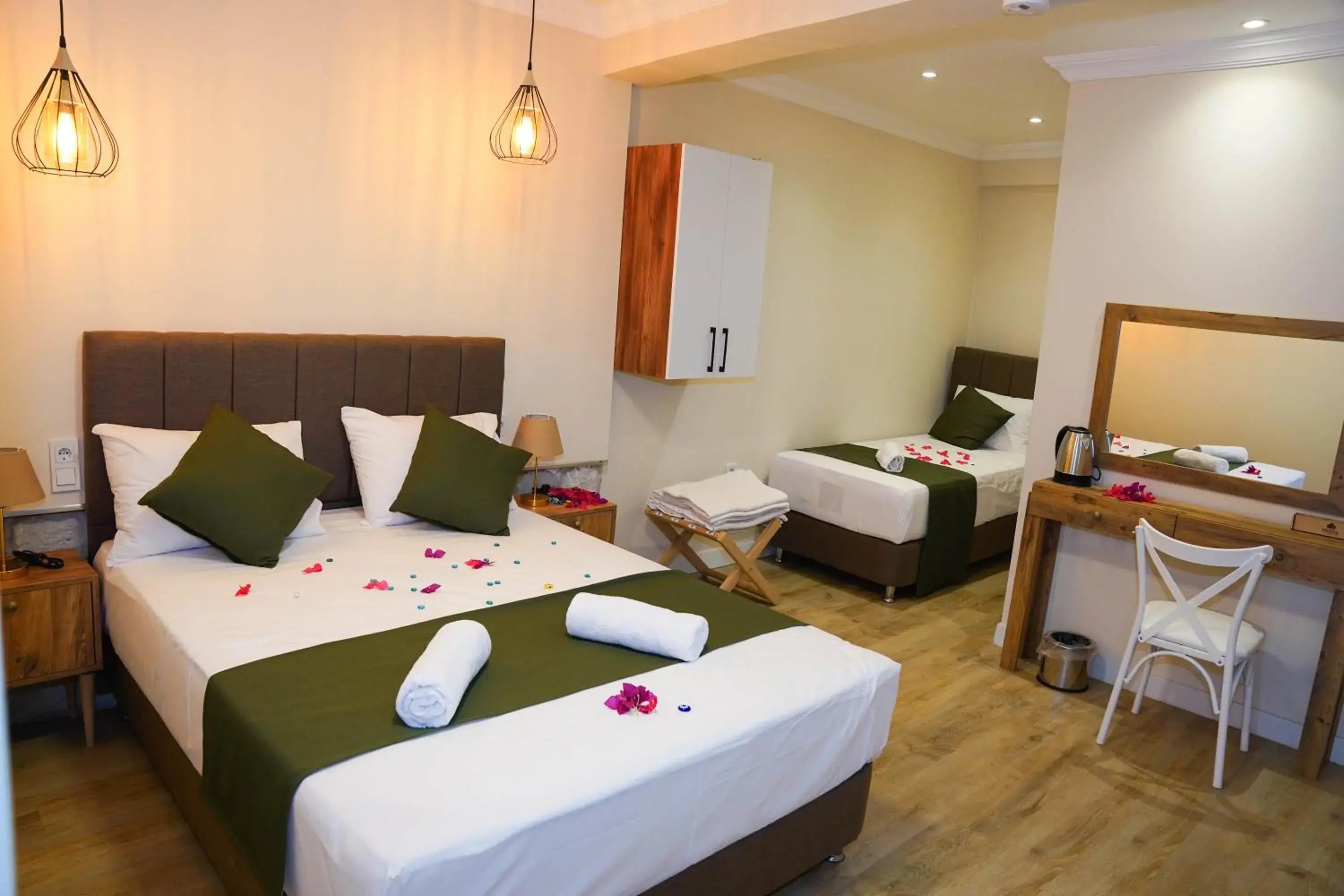 Triple Room with Private Bathroom in PRUVA İNN HoTEL Triple Room with Private Bathroom in PRUVA İNN HoTEL