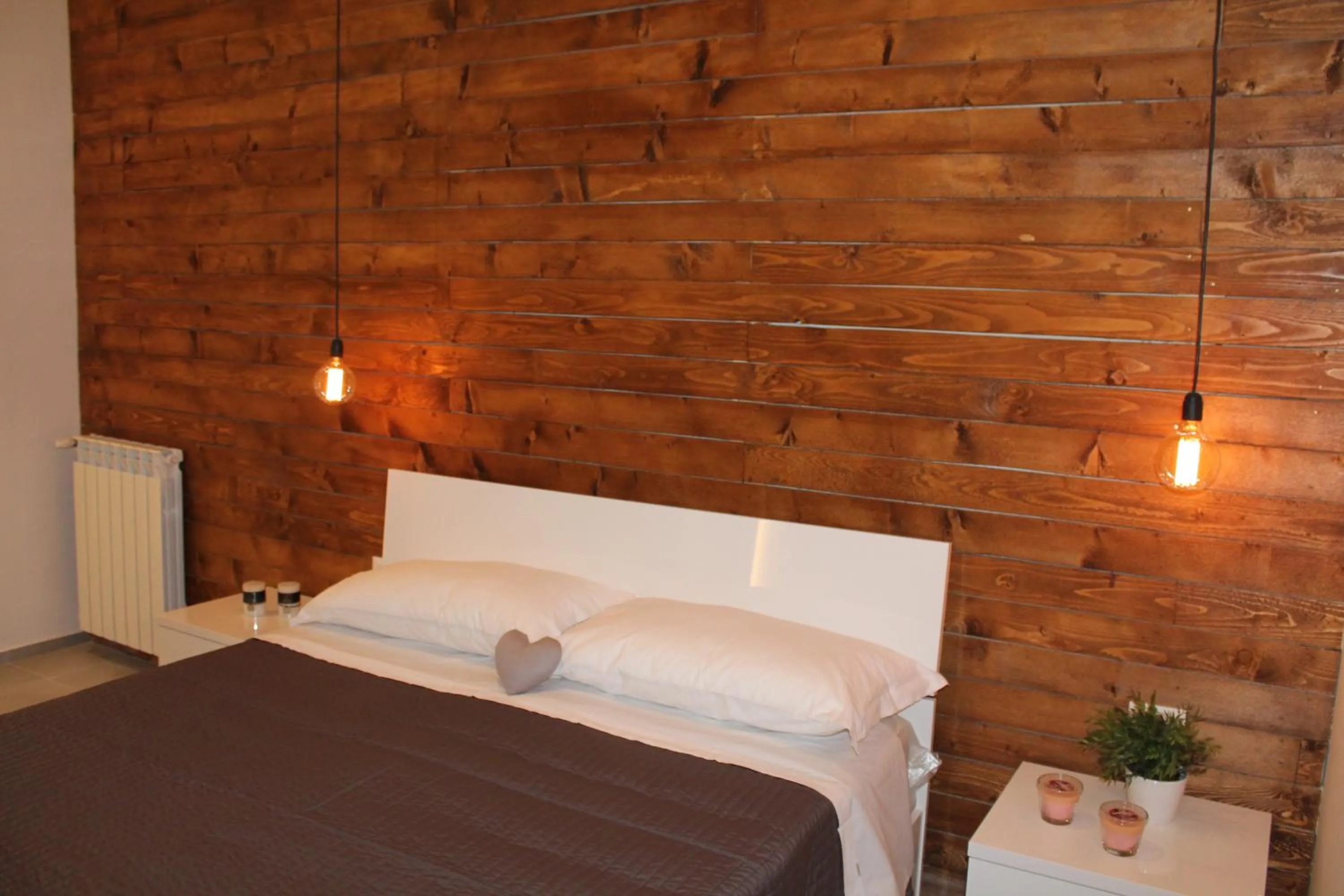 Decorative detail, Bed in B&B Girovagando