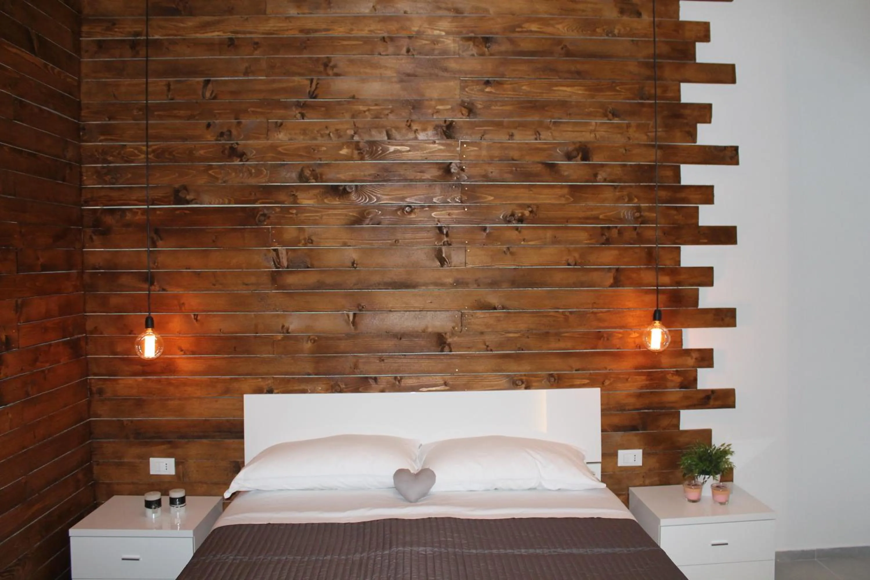 Decorative detail, Bed in B&B Girovagando