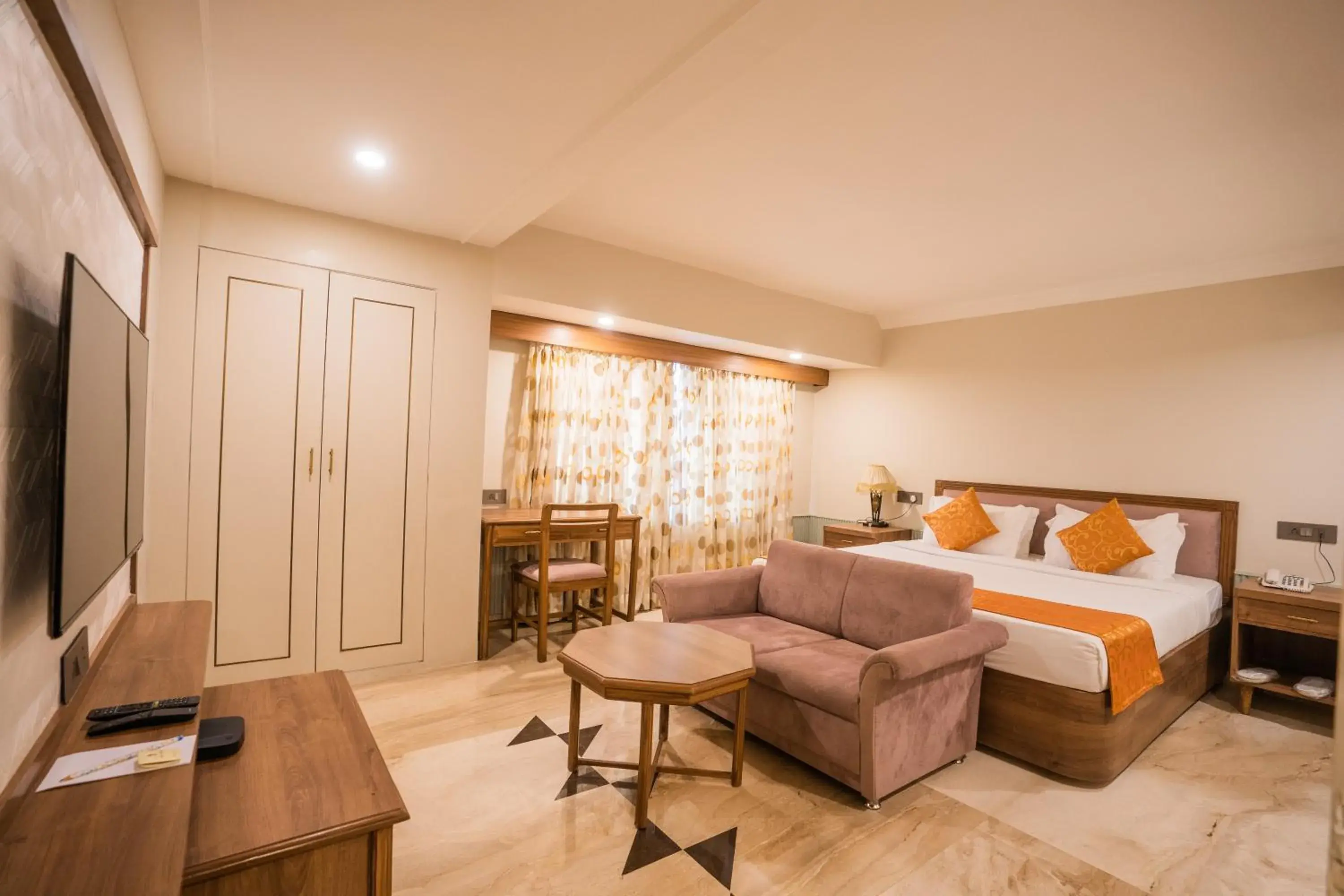 King Suite - single occupancy in Hotel Amer Palace King Suite - single occupancy in Hotel Amer Palace