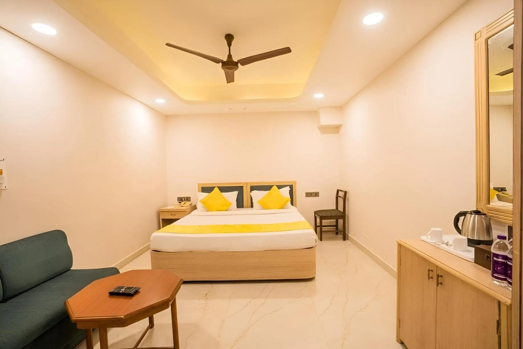 Bedroom, Bed in Hotel Amer Palace