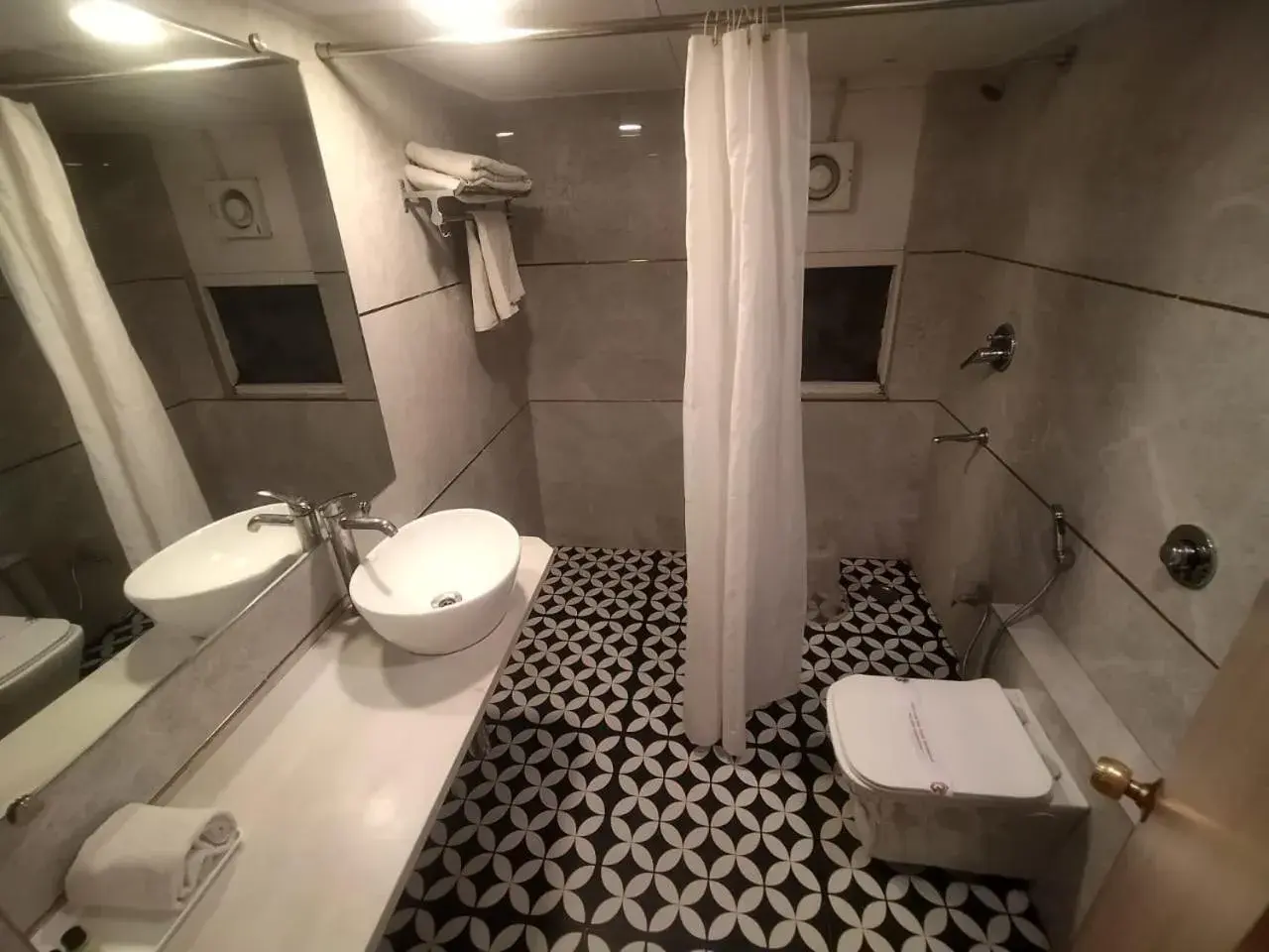 Bathroom in Hotel Amer Palace Bathroom in Hotel Amer Palace