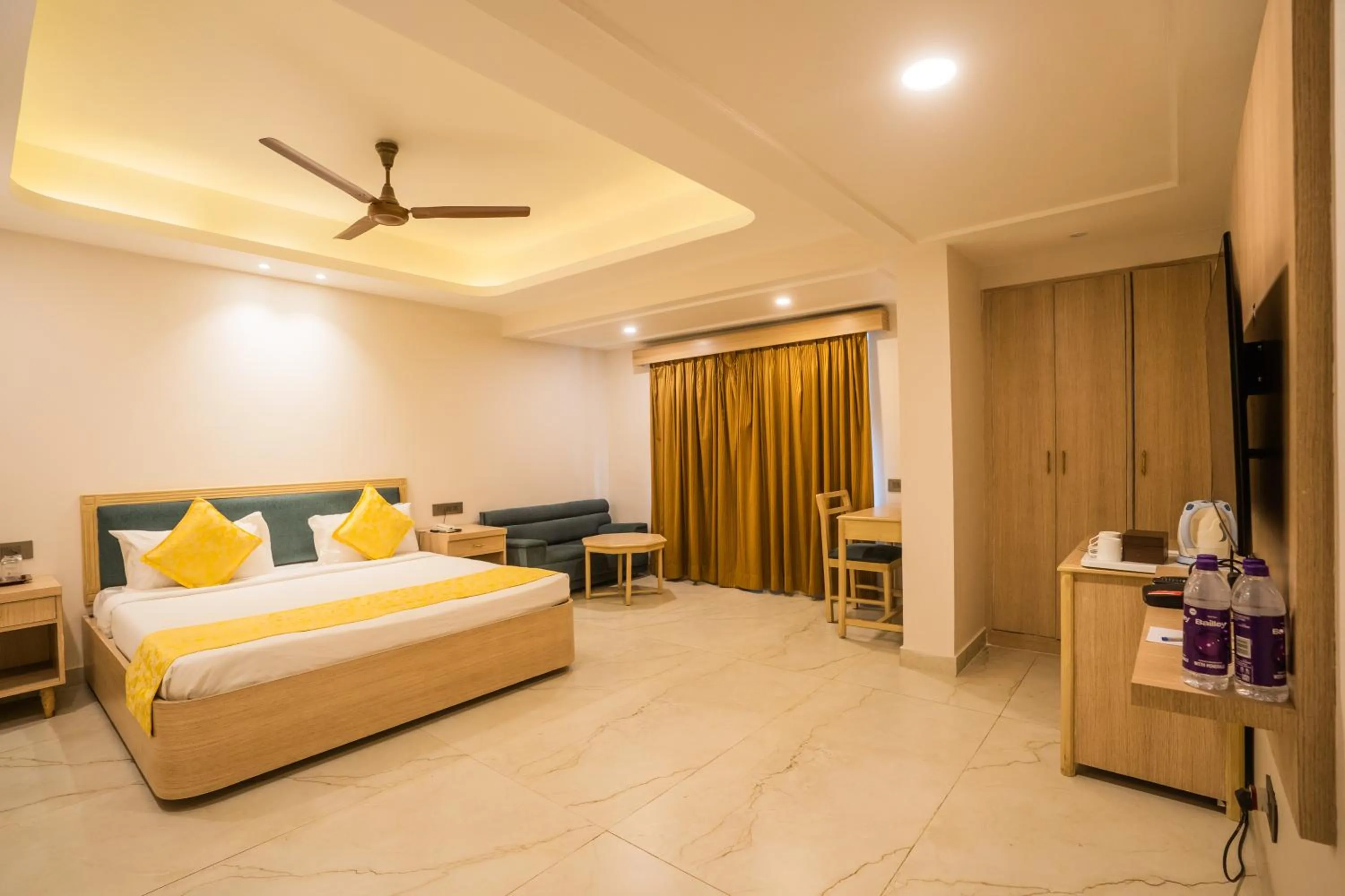 Bedroom, Bed in Hotel Amer Palace