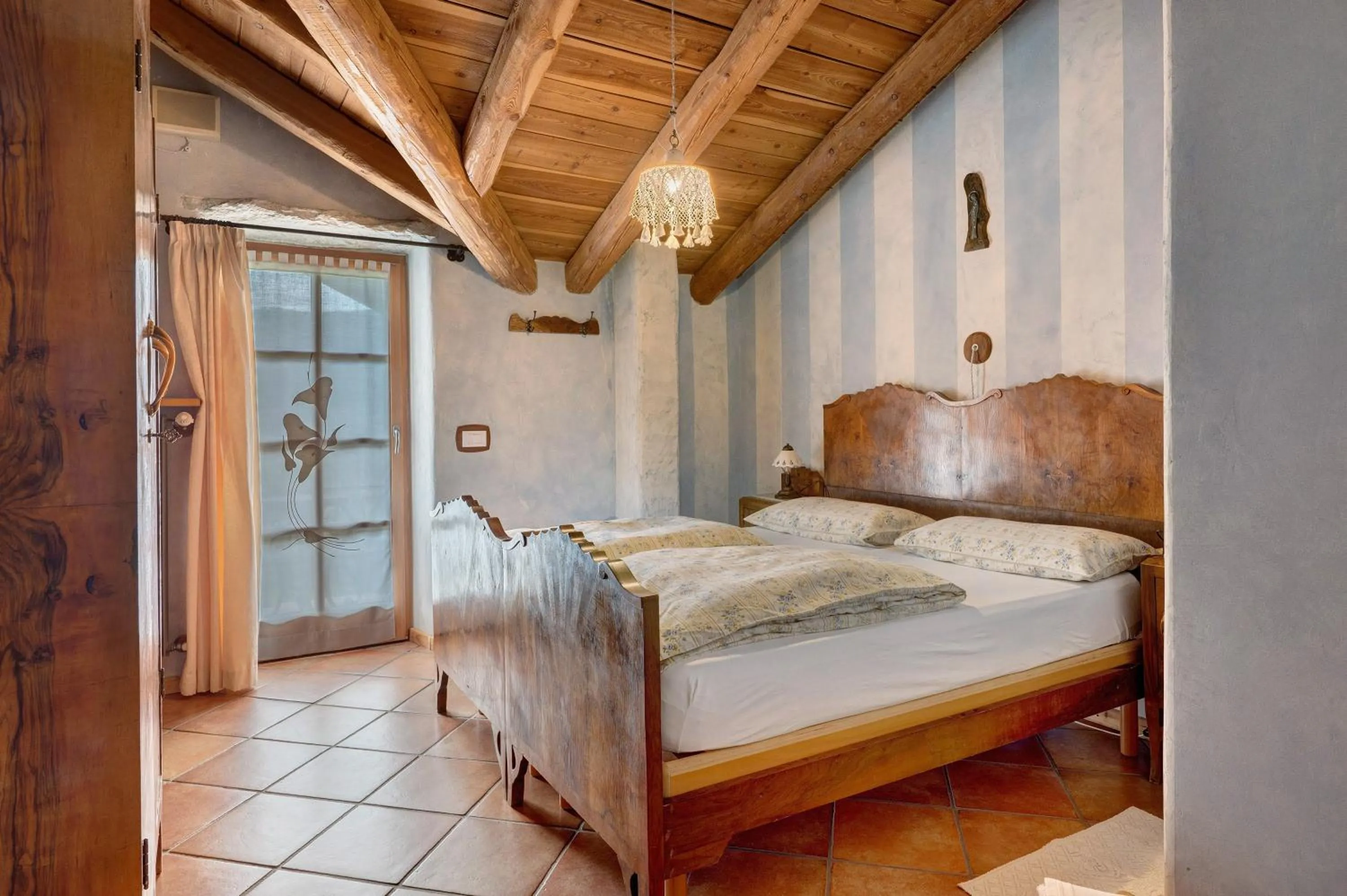 Property building, Bed in Agriturismo Alpenvidehof