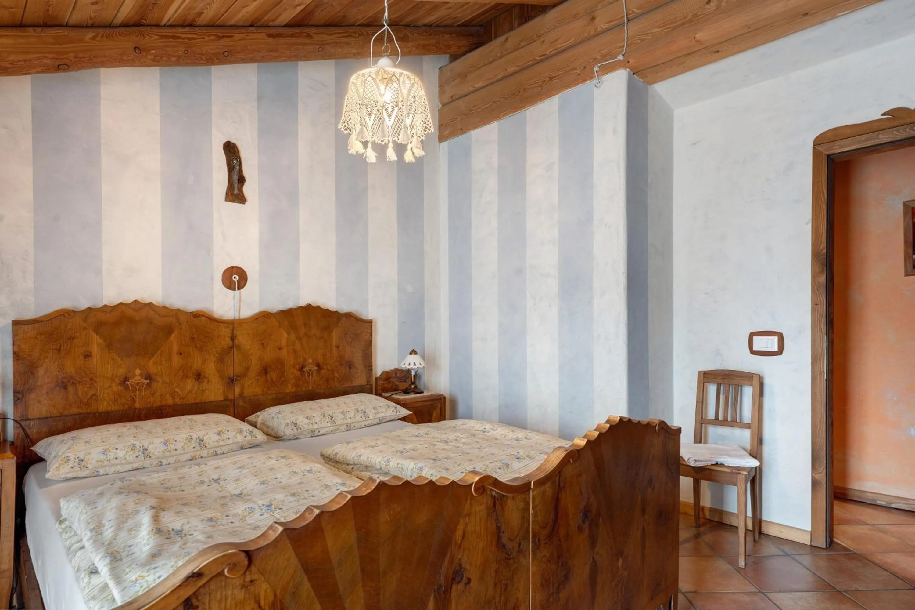 Property building, Bed in Agriturismo Alpenvidehof
