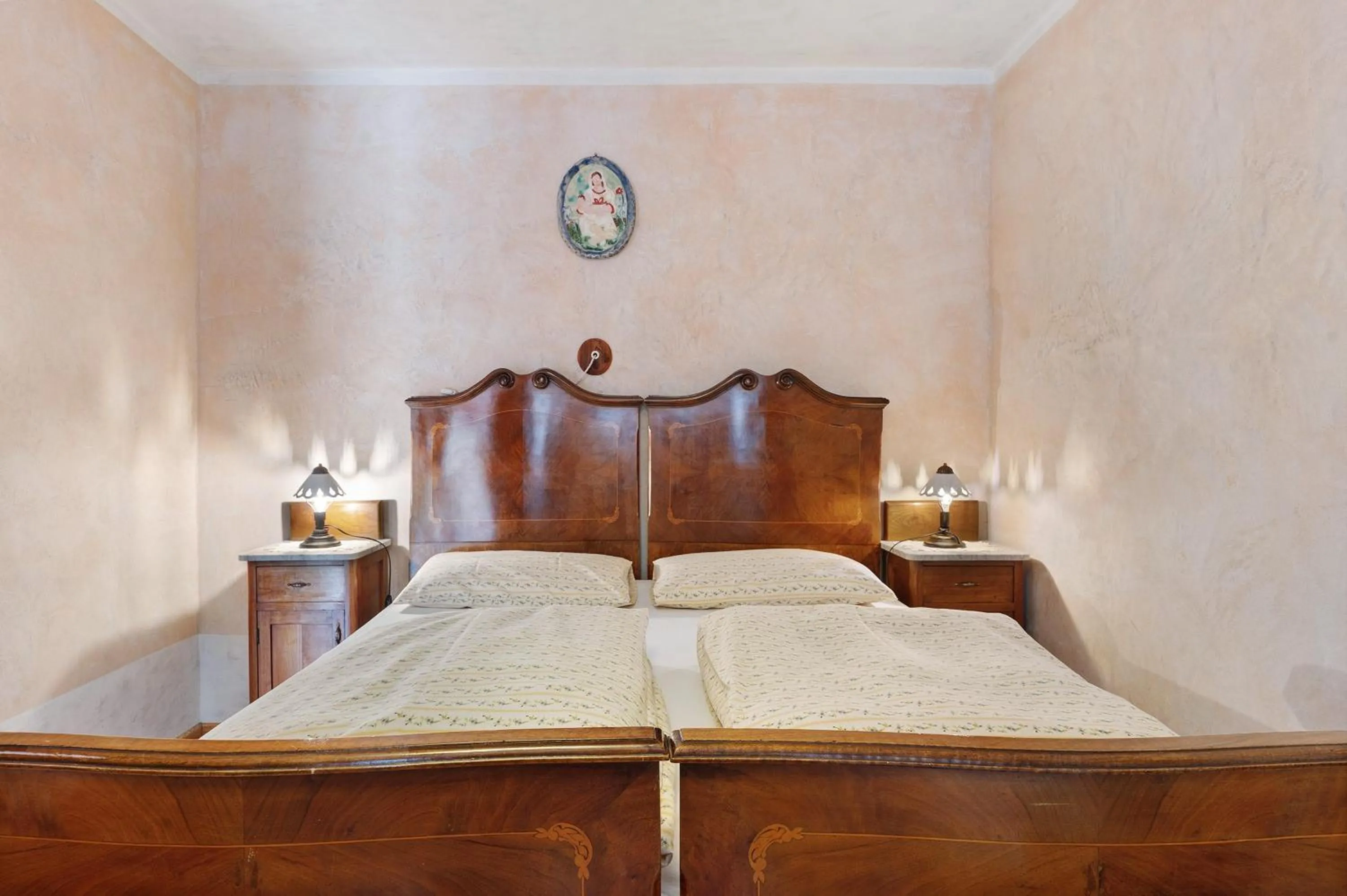 Living room, Bed in Agriturismo Alpenvidehof