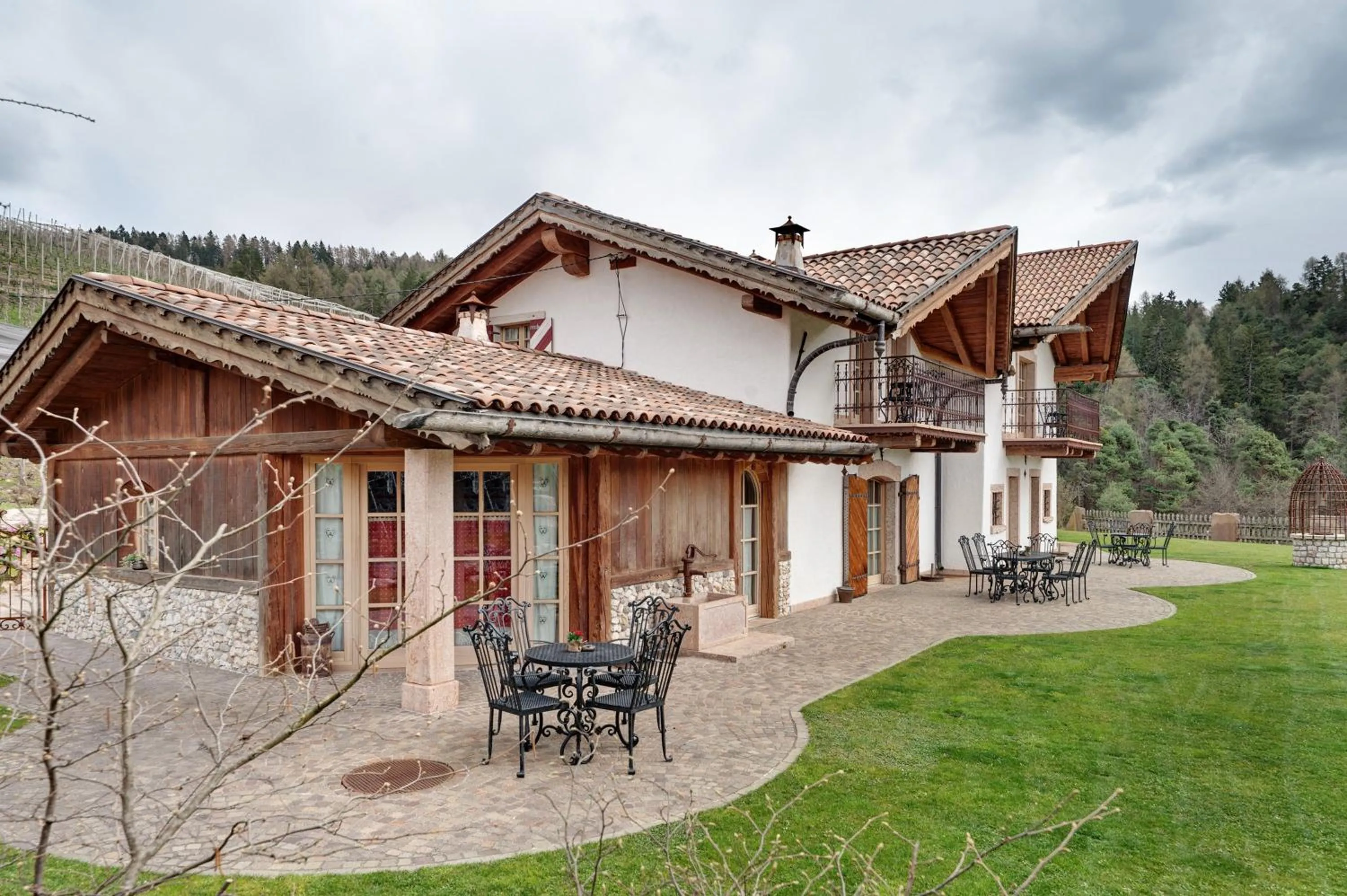 Property building in Agriturismo Alpenvidehof