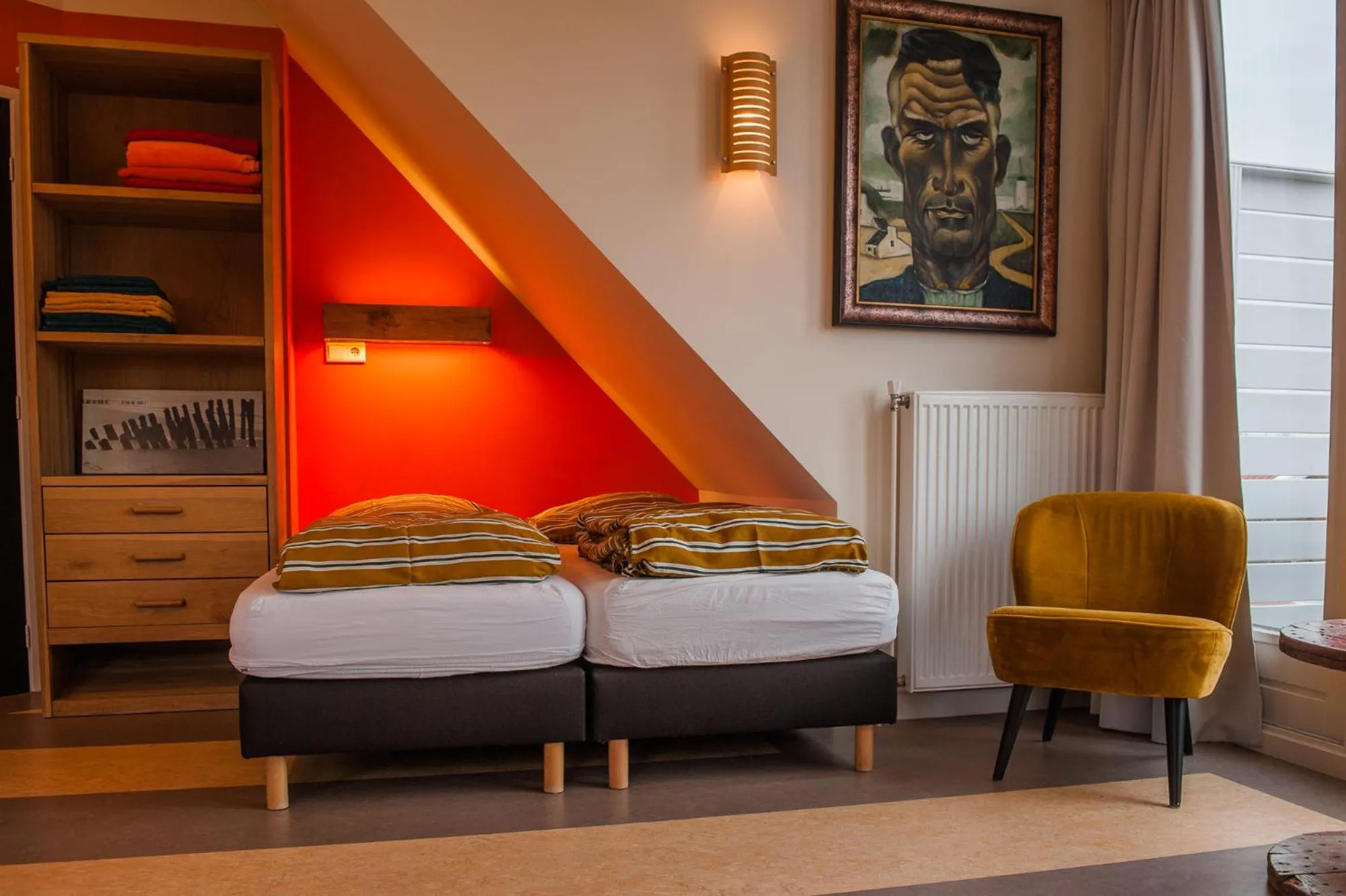 Bed in Studio aan Zee