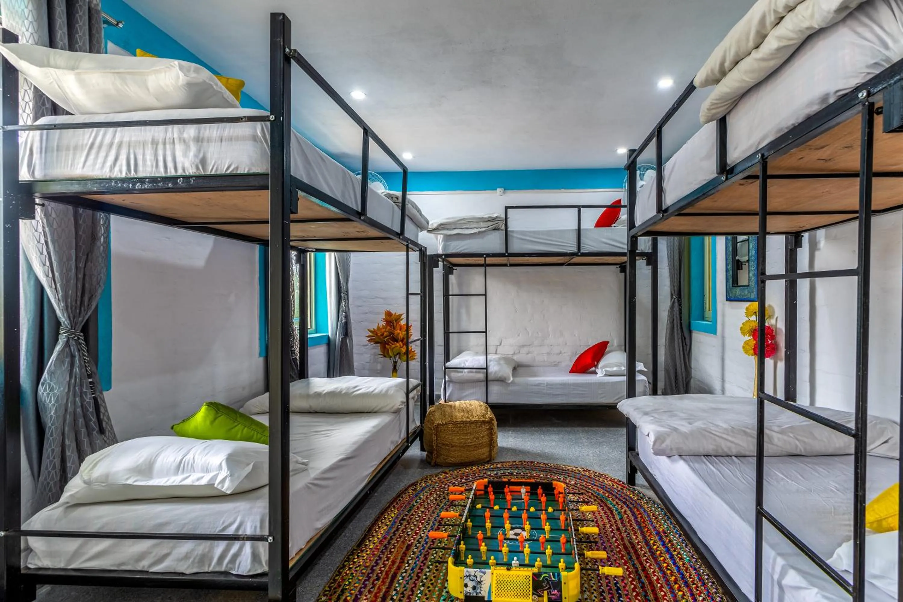 bunk bed, Bed in The Hood