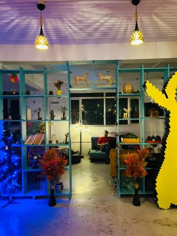 Lobby or reception in The Hood
